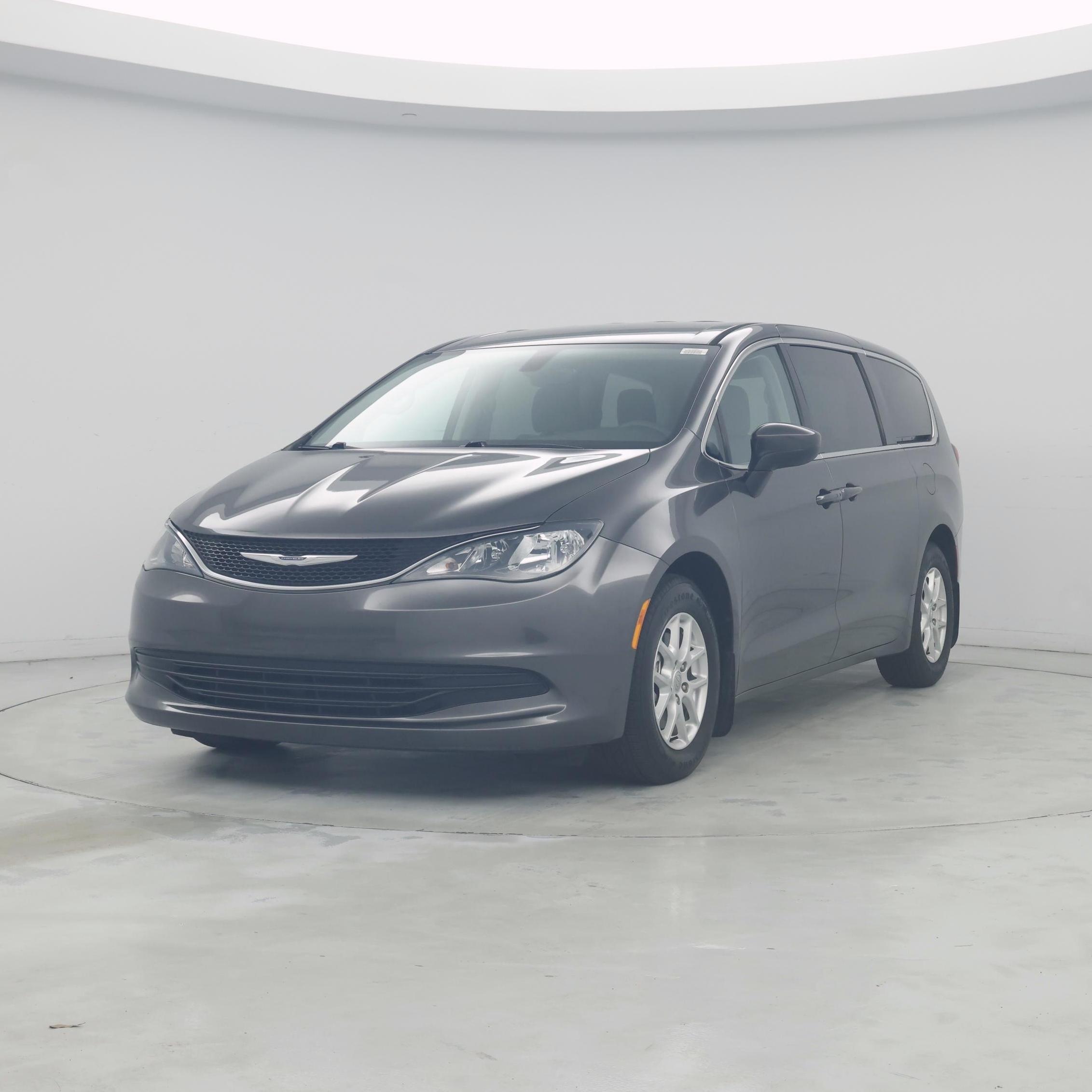 Thumbnail: 2017 Chrysler Pacifica - 4