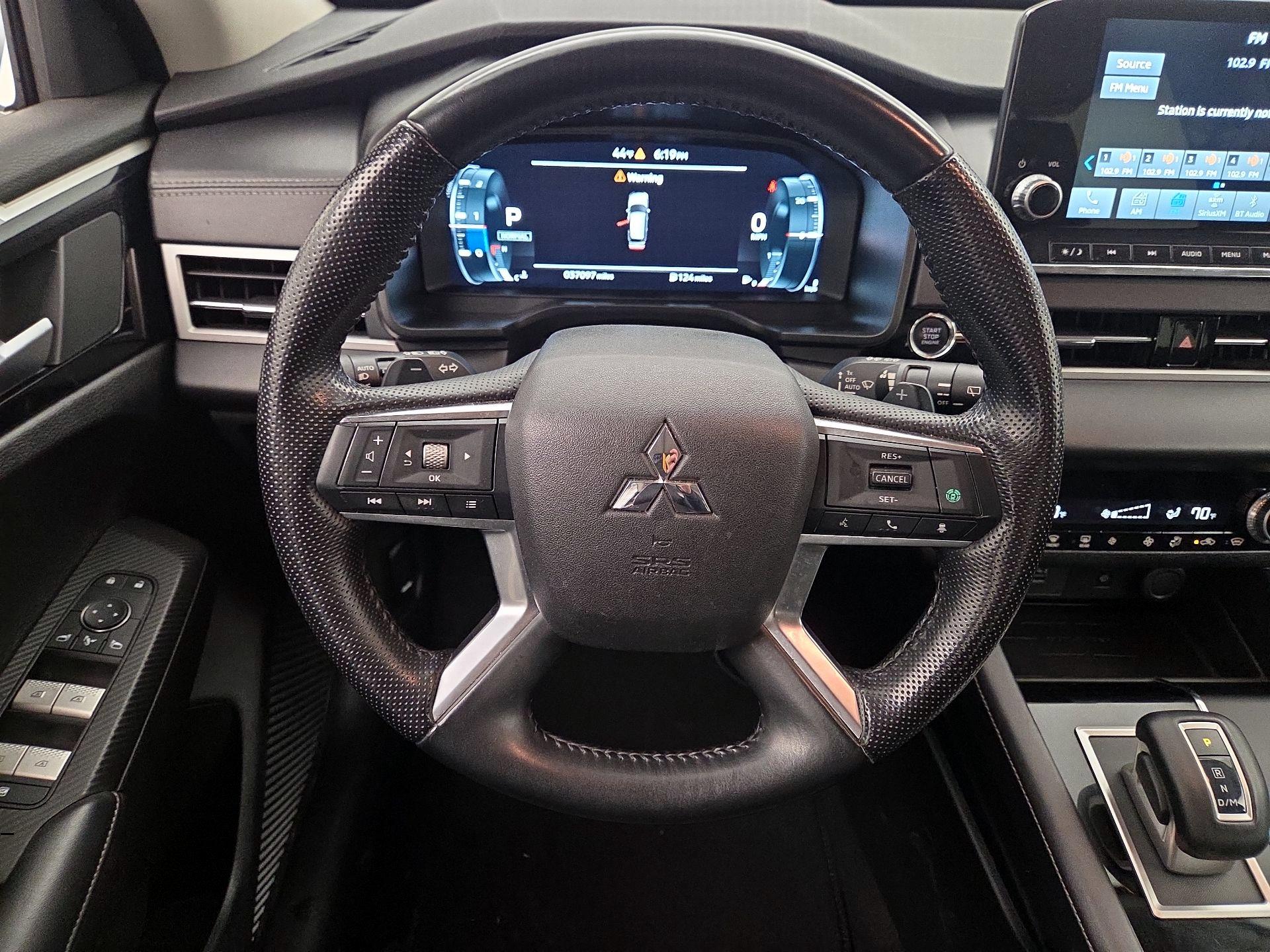 Thumbnail: 2024 Mitsubishi Outlander - 10