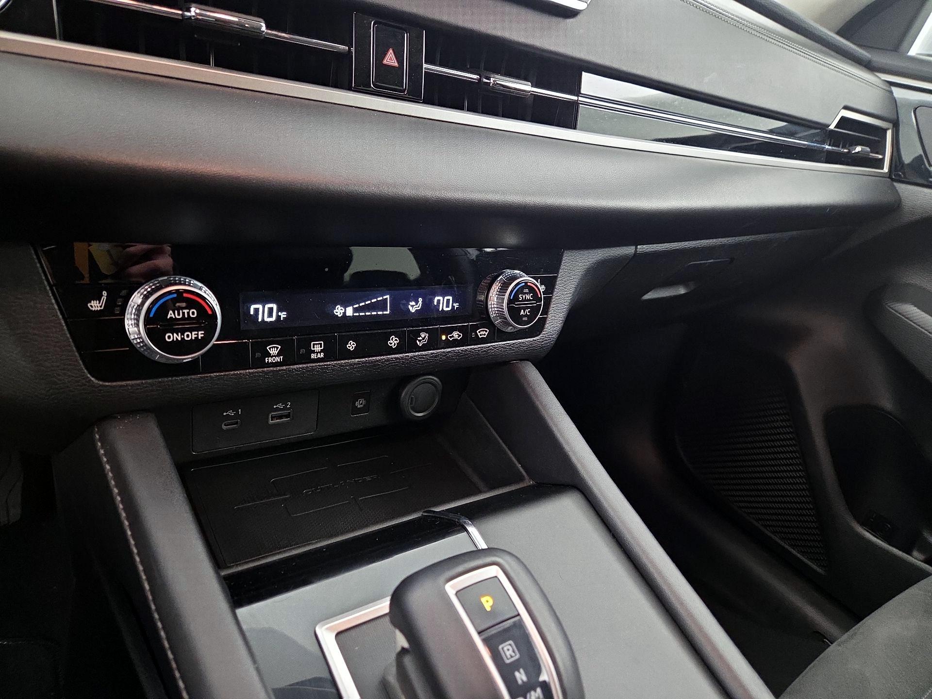 Thumbnail: 2024 Mitsubishi Outlander - 16