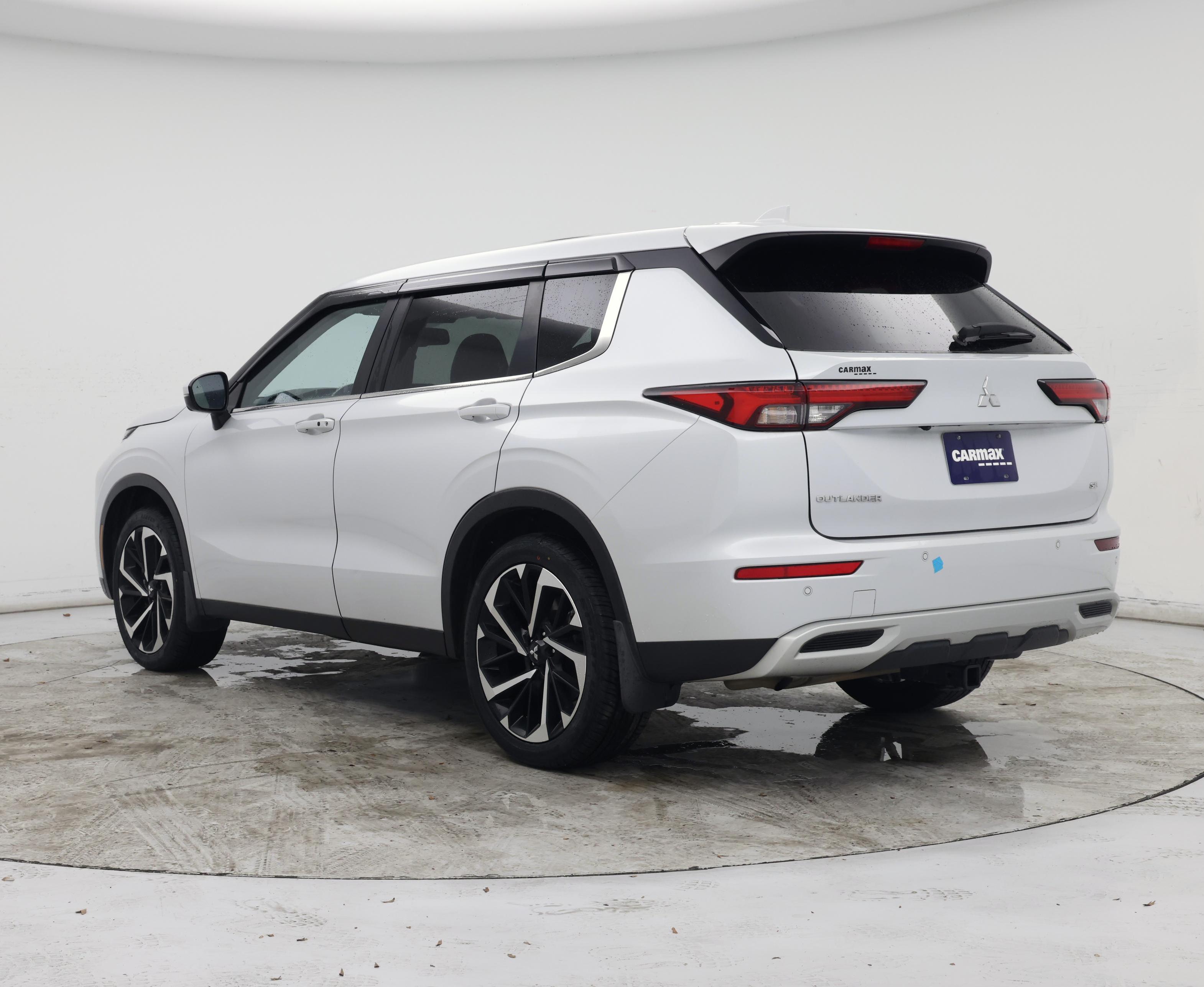 Thumbnail: 2024 Mitsubishi Outlander - 2