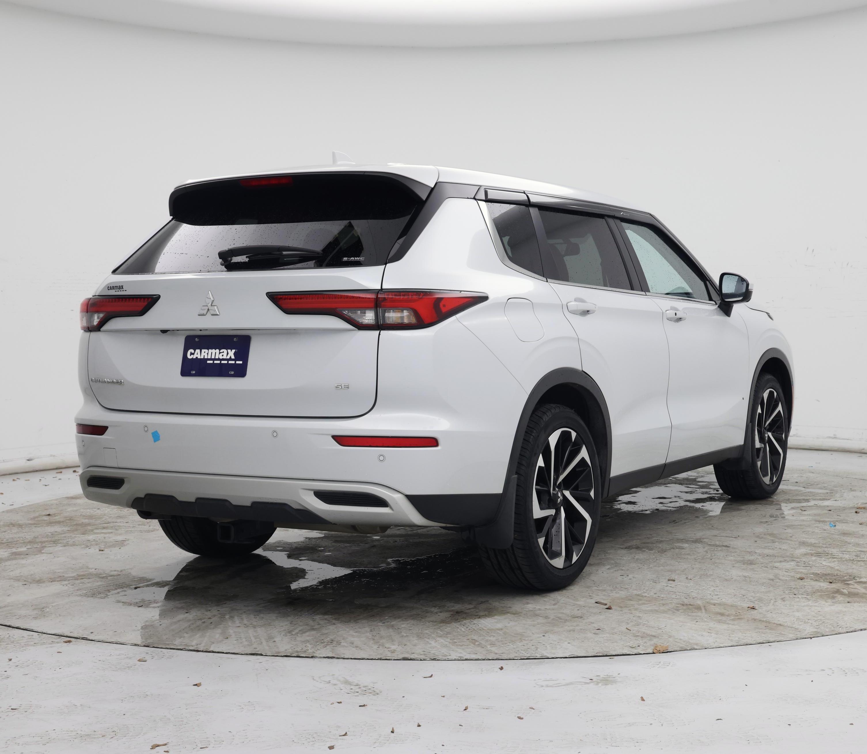 Thumbnail: 2024 Mitsubishi Outlander - 8