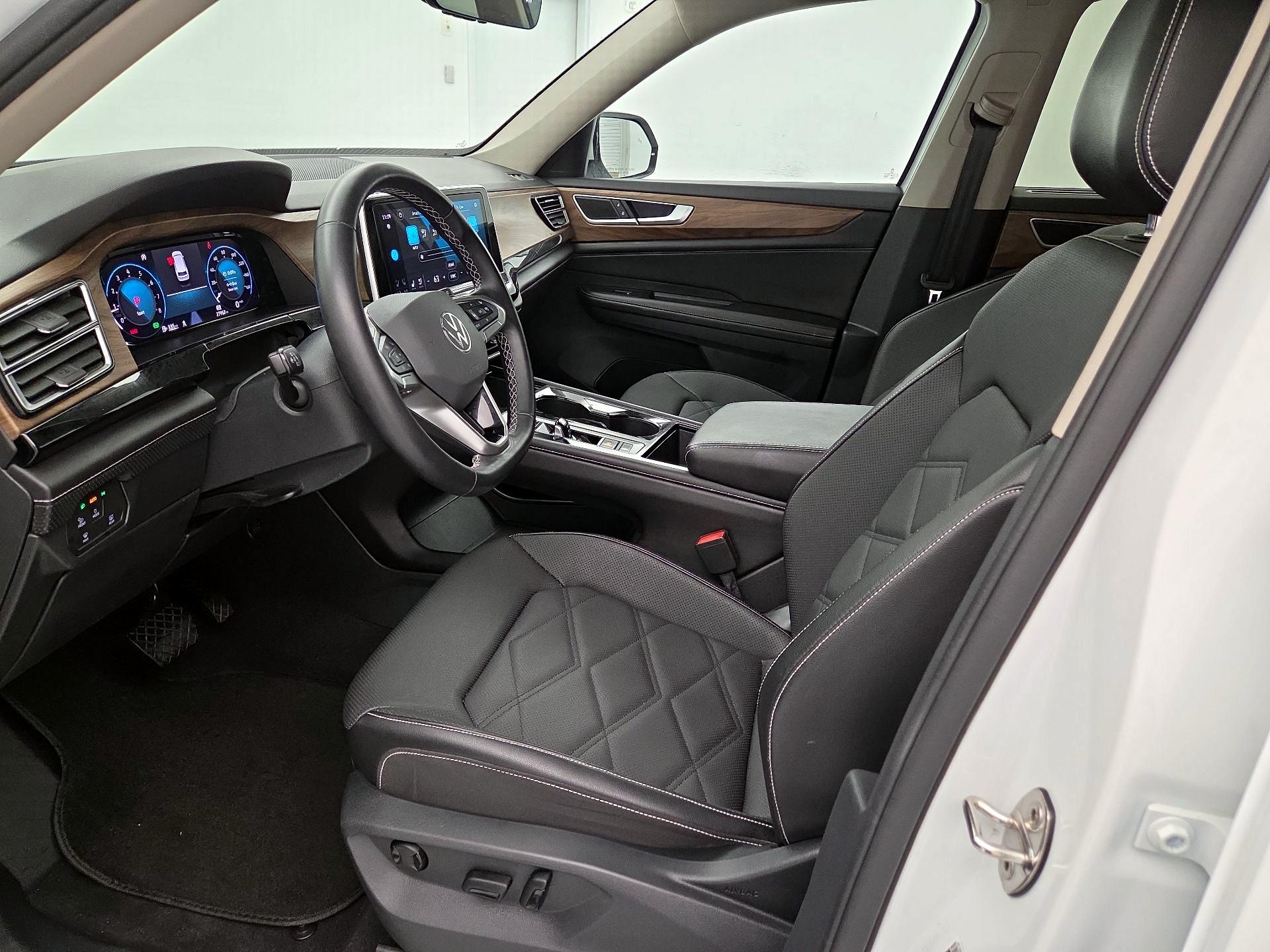 Thumbnail: 2024 Volkswagen Atlas - 11