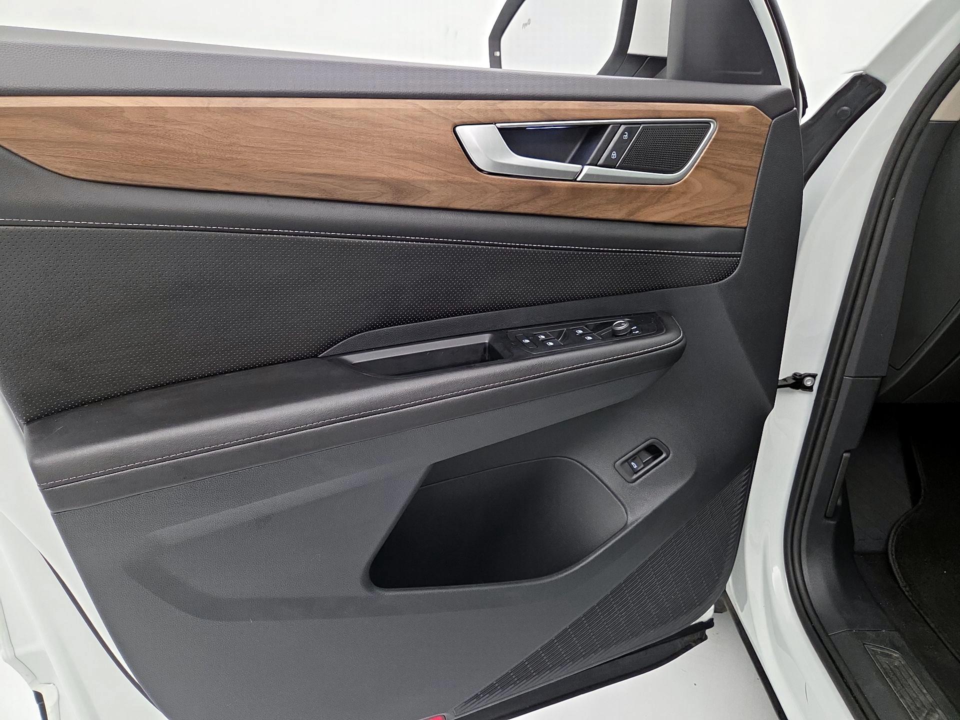 Thumbnail: 2024 Volkswagen Atlas - 12