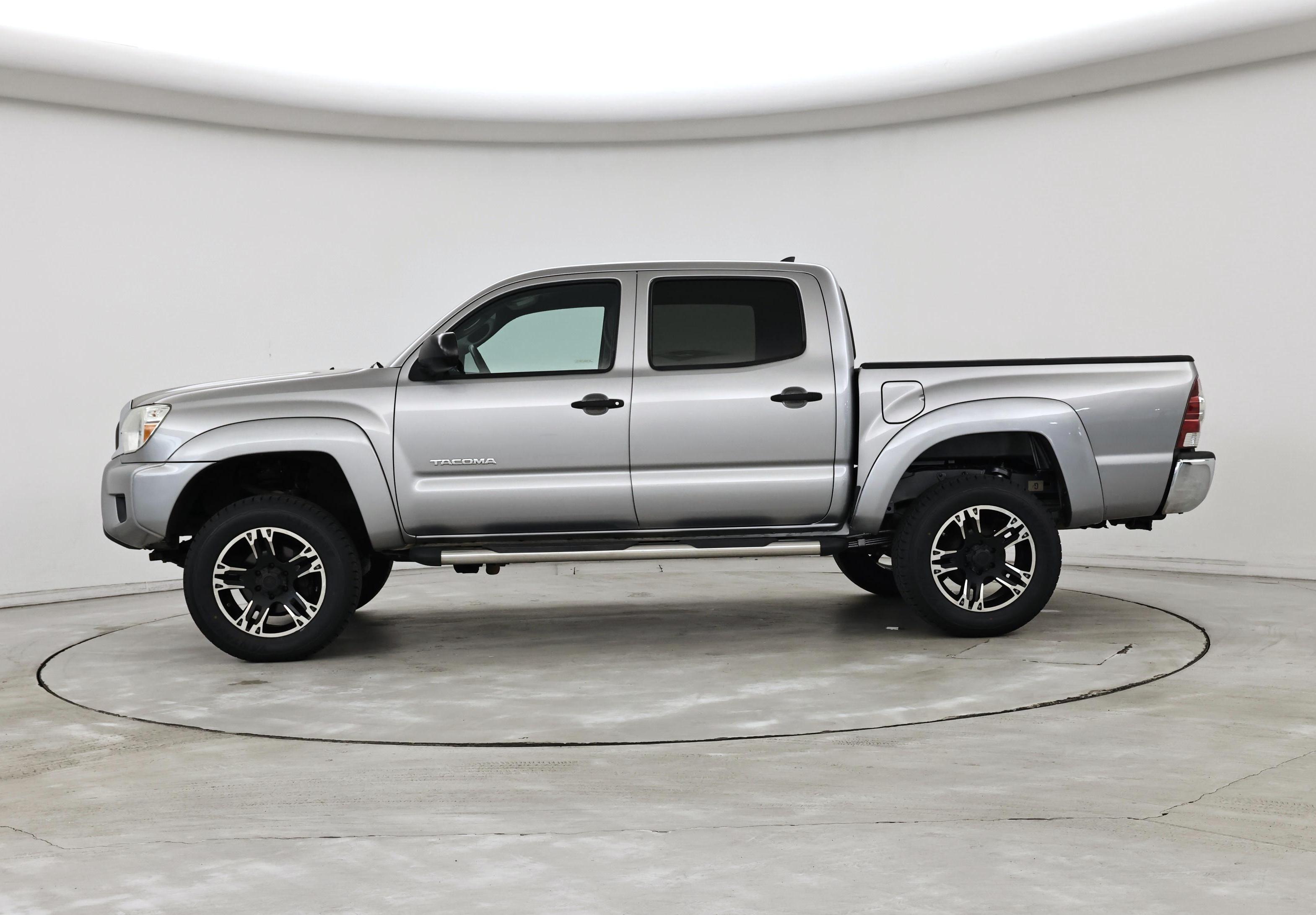 Thumbnail: 2014 Toyota Tacoma - 3