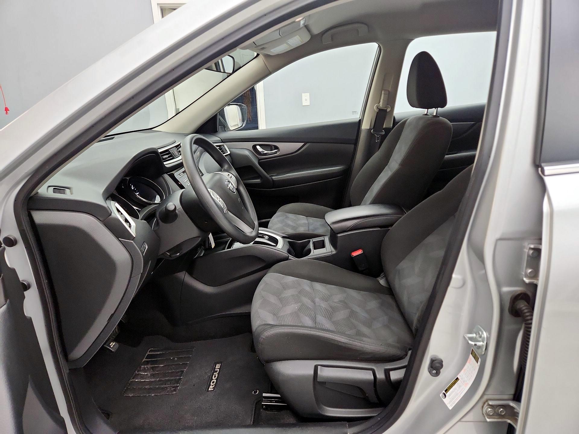 Thumbnail: 2016 Nissan Rogue - 11