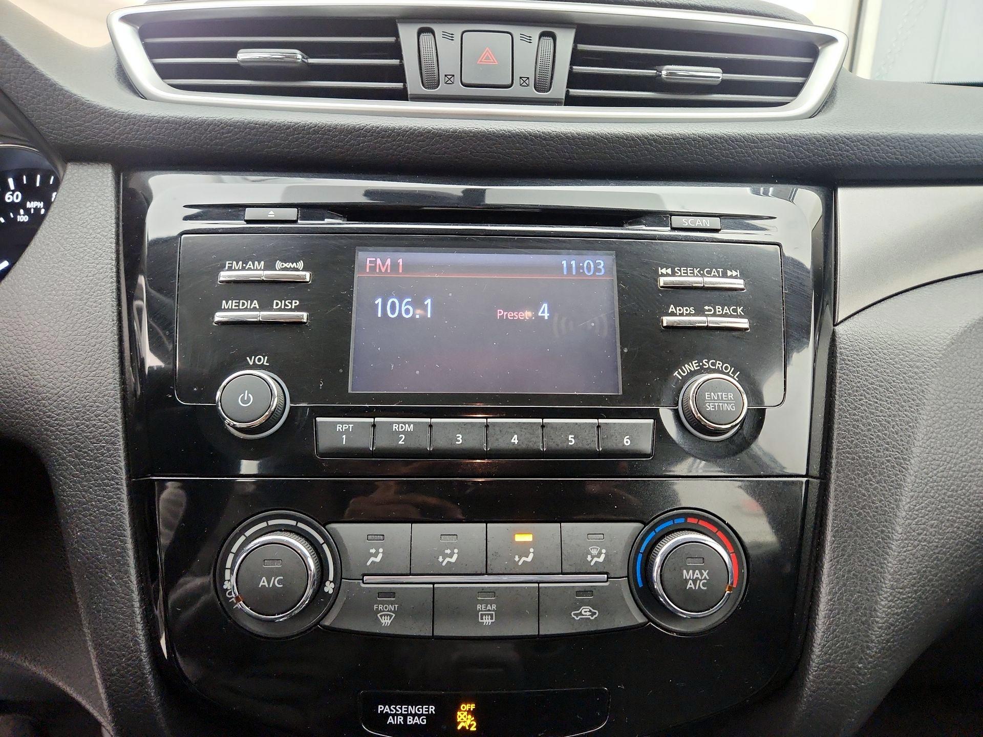 Thumbnail: 2016 Nissan Rogue - 15