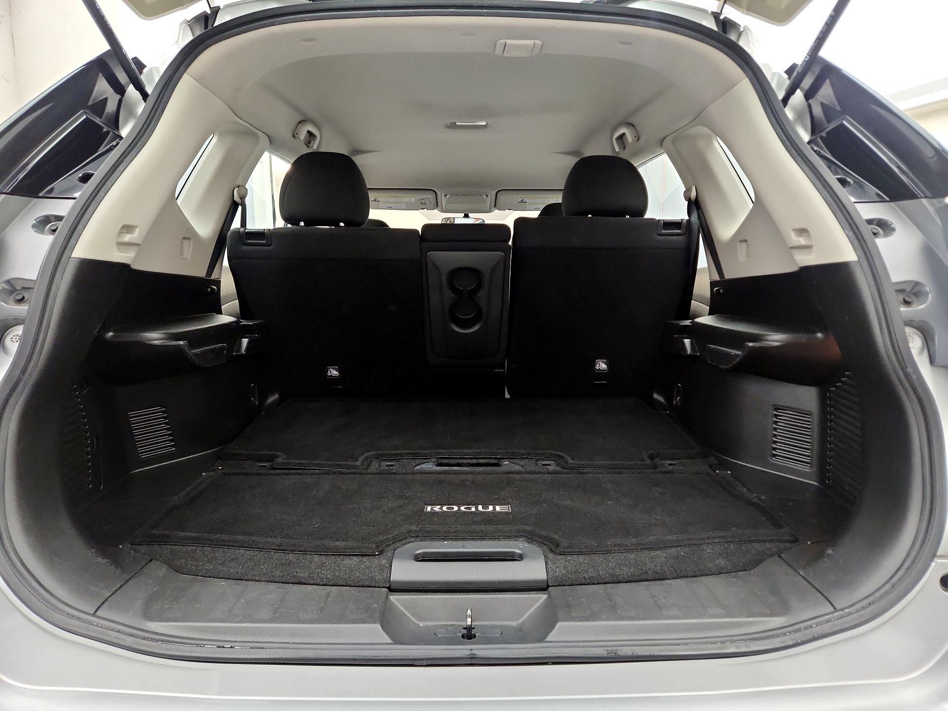 Thumbnail: 2016 Nissan Rogue - 20