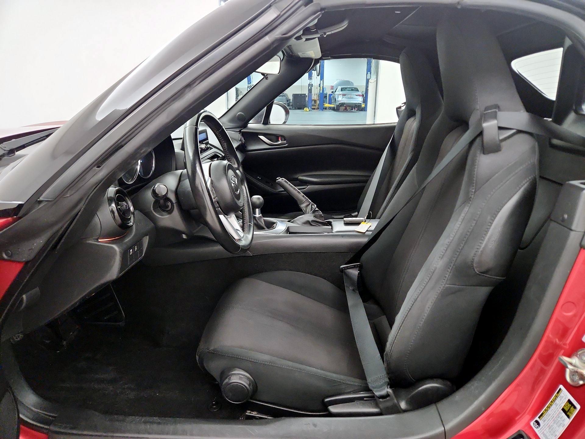 Thumbnail: 2017 Mazda MX-5 Miata - 11