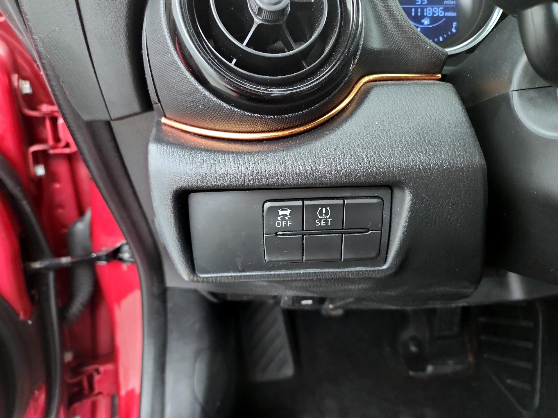 Thumbnail: 2017 Mazda MX-5 Miata - 13