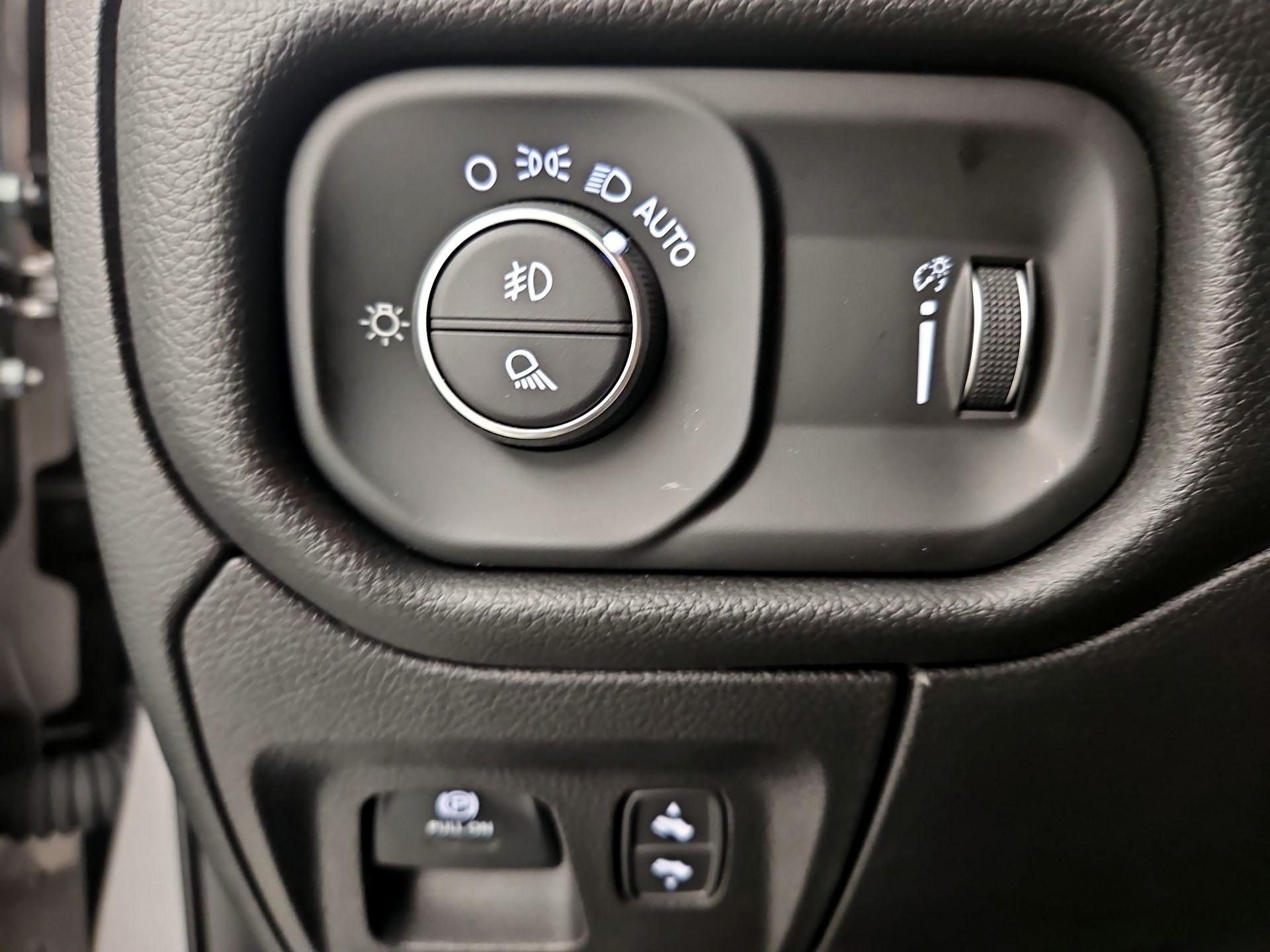 Thumbnail: 2025 RAM 1500 - 13