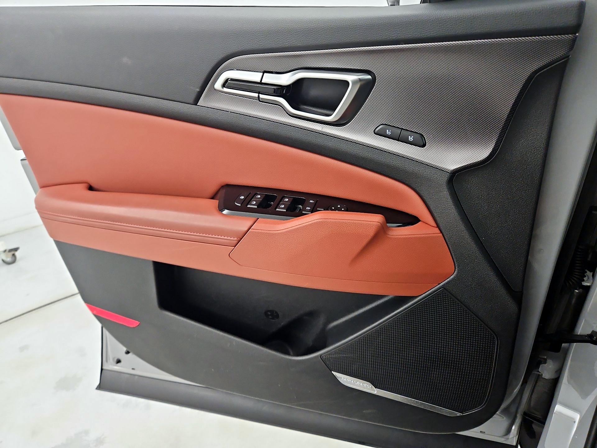 Thumbnail: 2023 Kia Sportage - 12