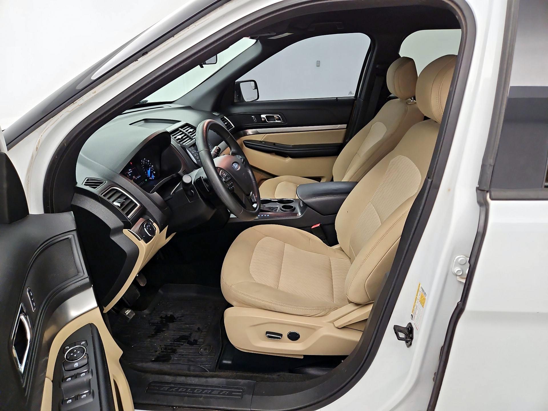 Thumbnail: 2017 Ford Explorer - 11