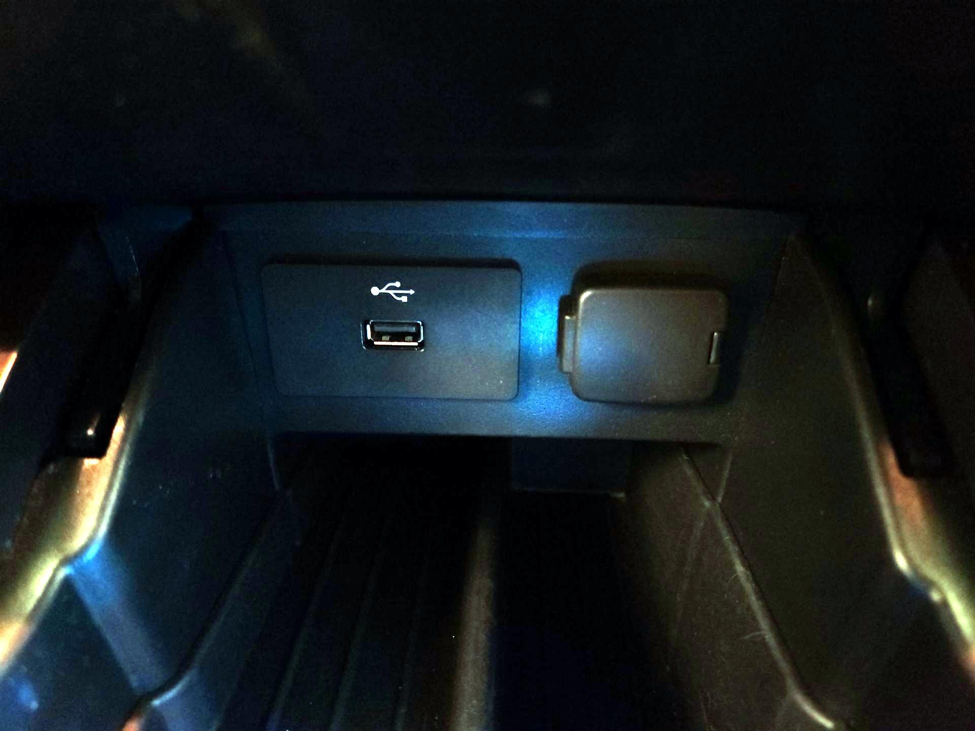 Thumbnail: 2017 Ford Explorer - 18