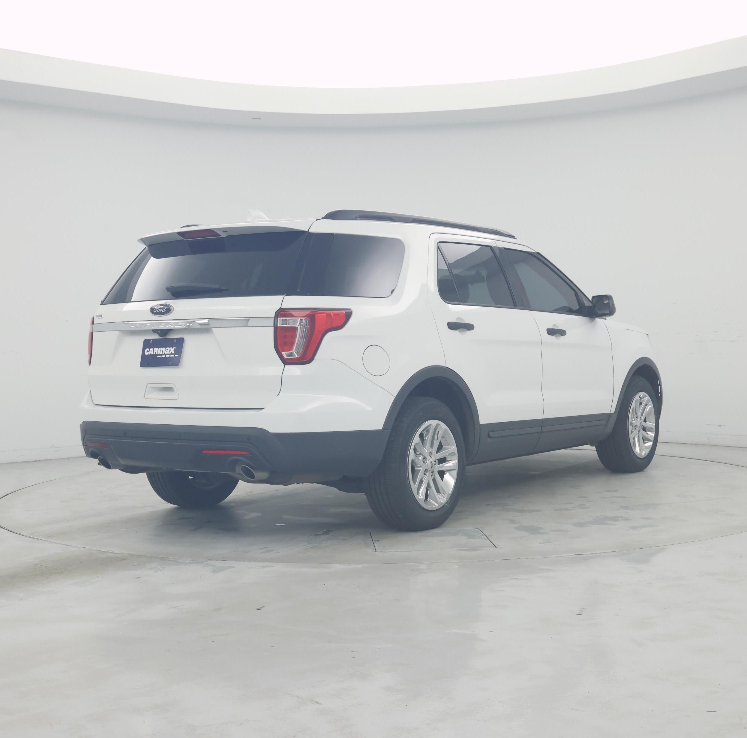 Thumbnail: 2017 Ford Explorer - 8