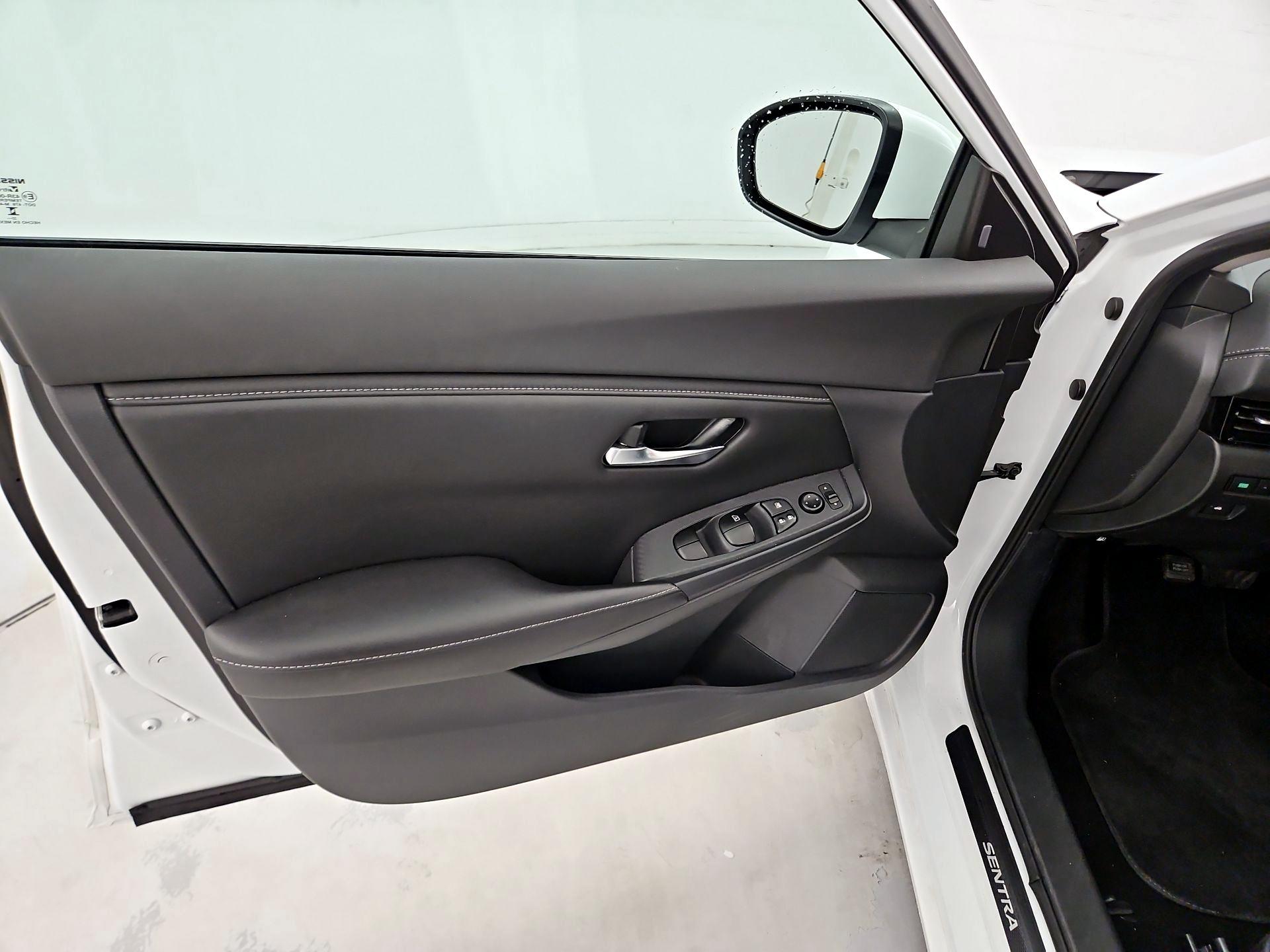 Thumbnail: 2022 Nissan Sentra - 12