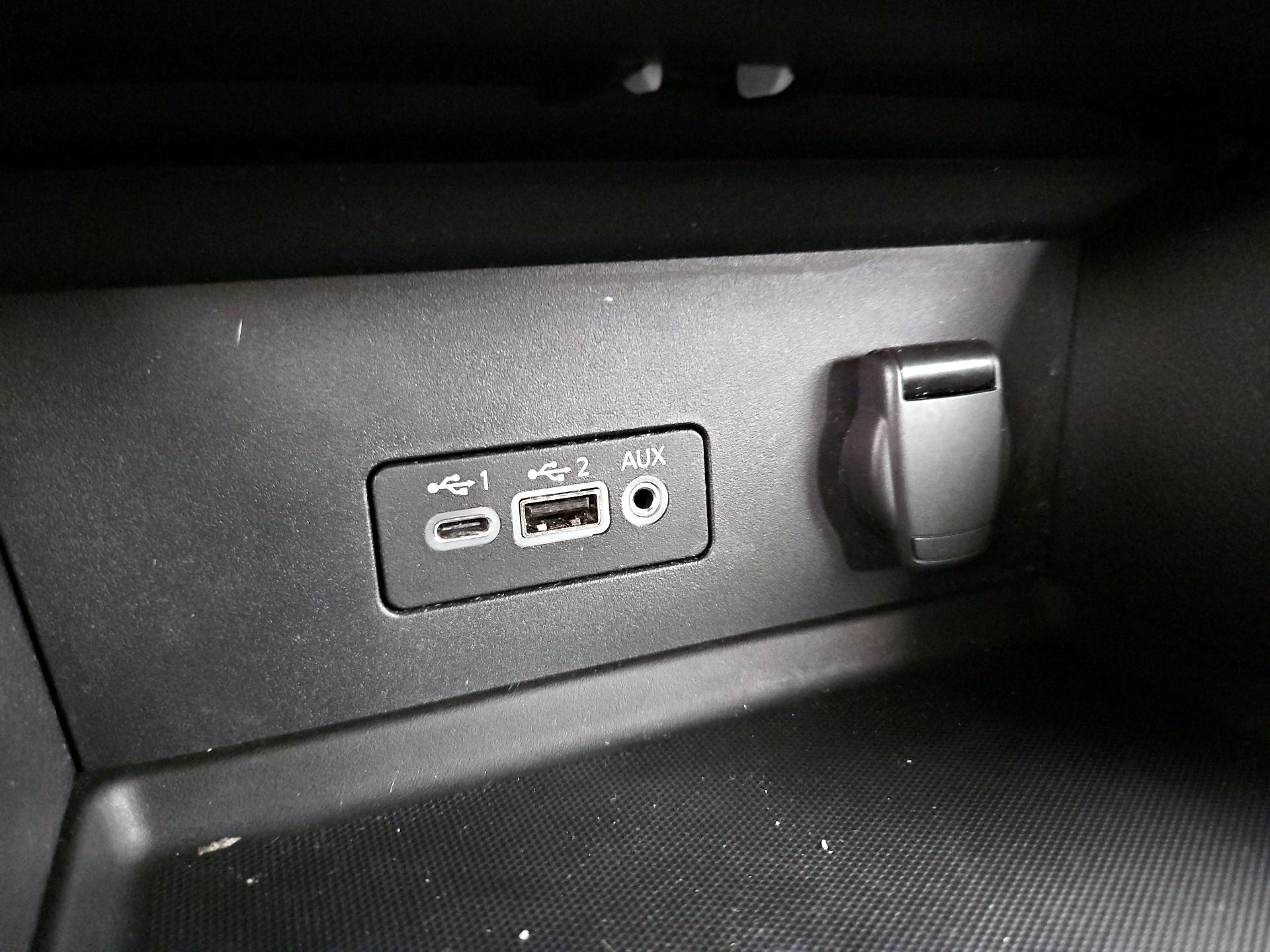 Thumbnail: 2022 Nissan Sentra - 18