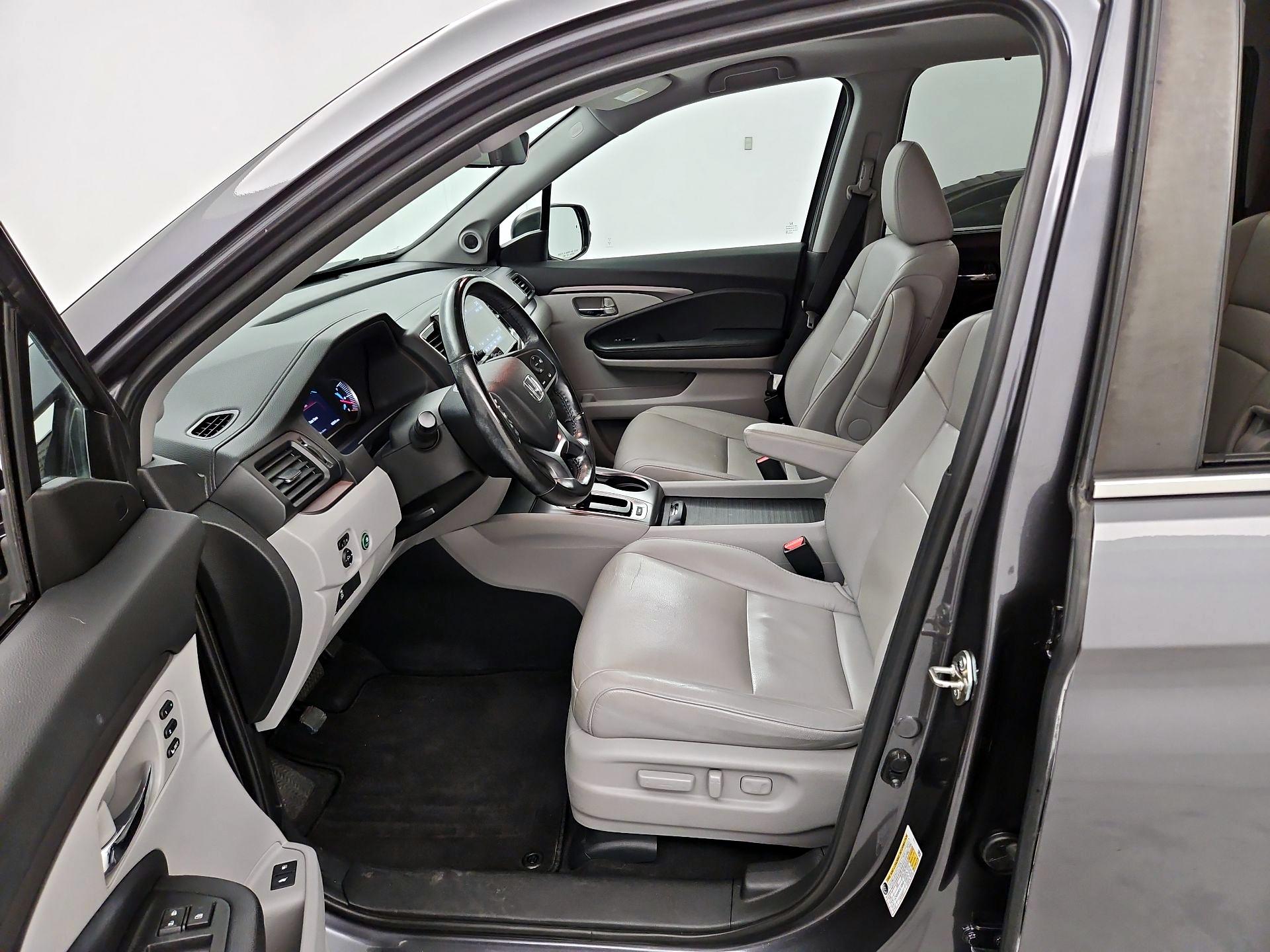 Thumbnail: 2019 Honda Pilot - 11