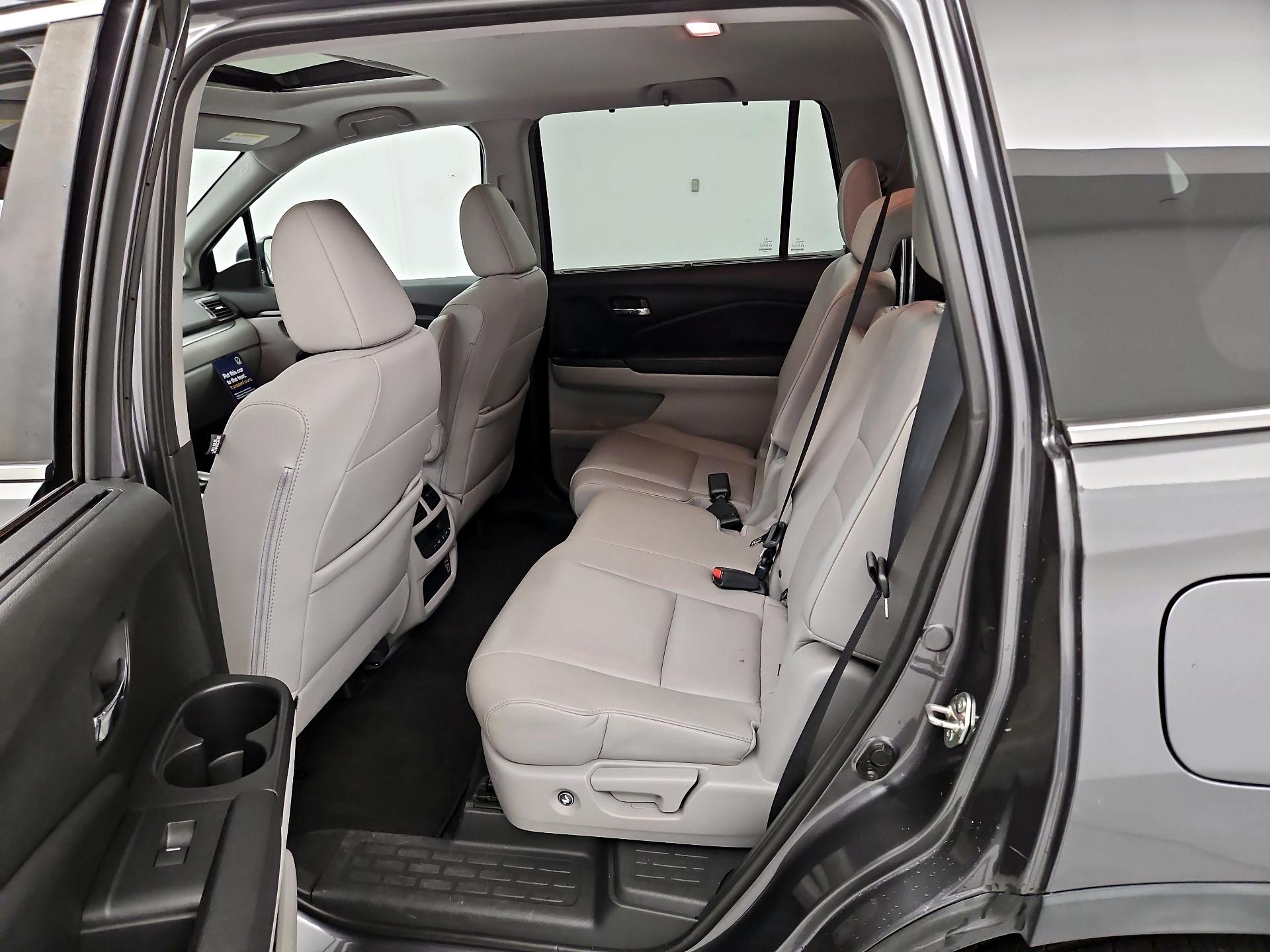 Thumbnail: 2019 Honda Pilot - 20