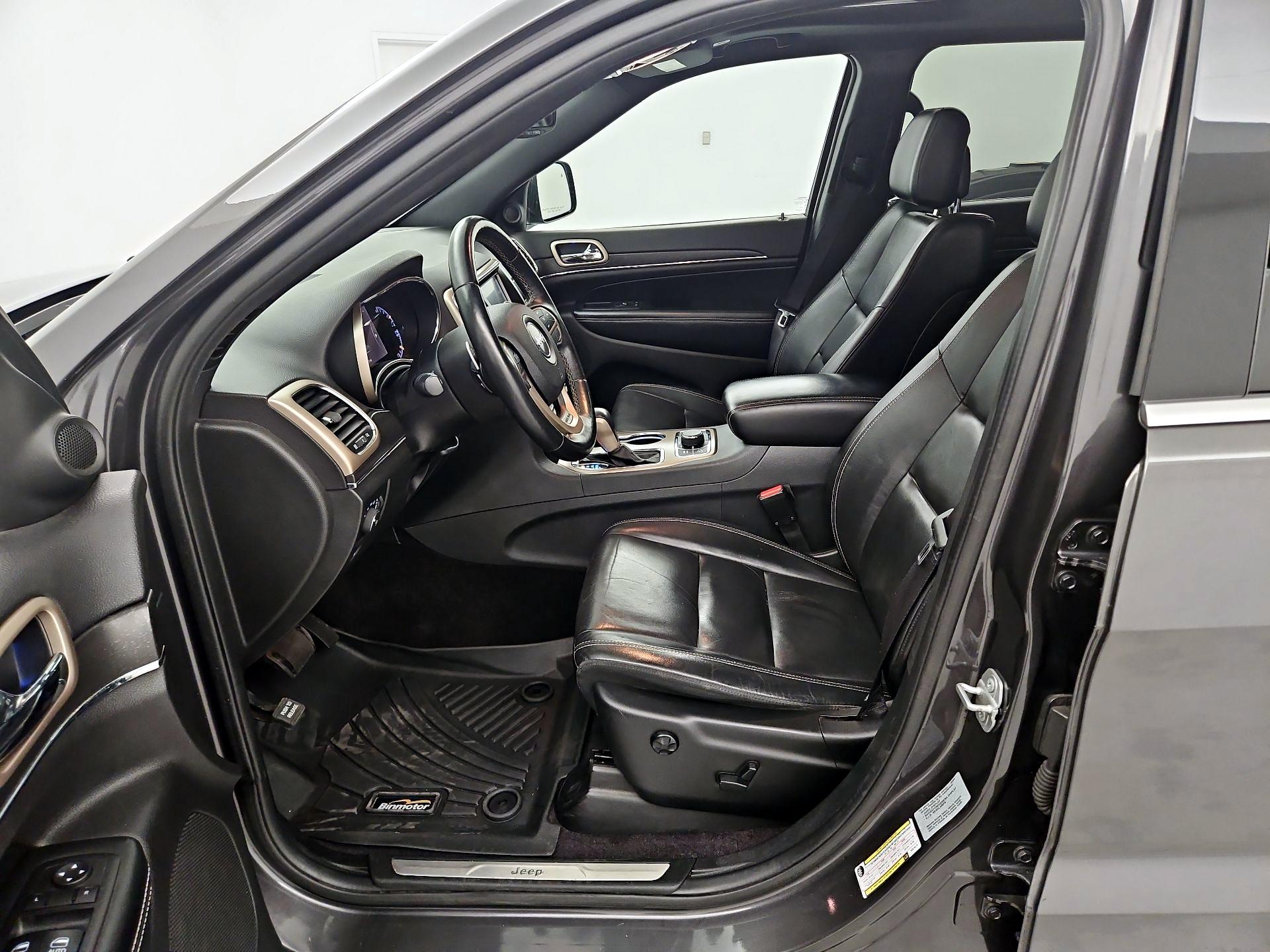 Thumbnail: 2017 Jeep Grand Cherokee - 11