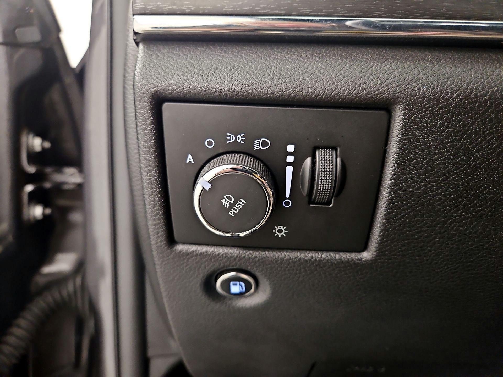 Thumbnail: 2017 Jeep Grand Cherokee - 13