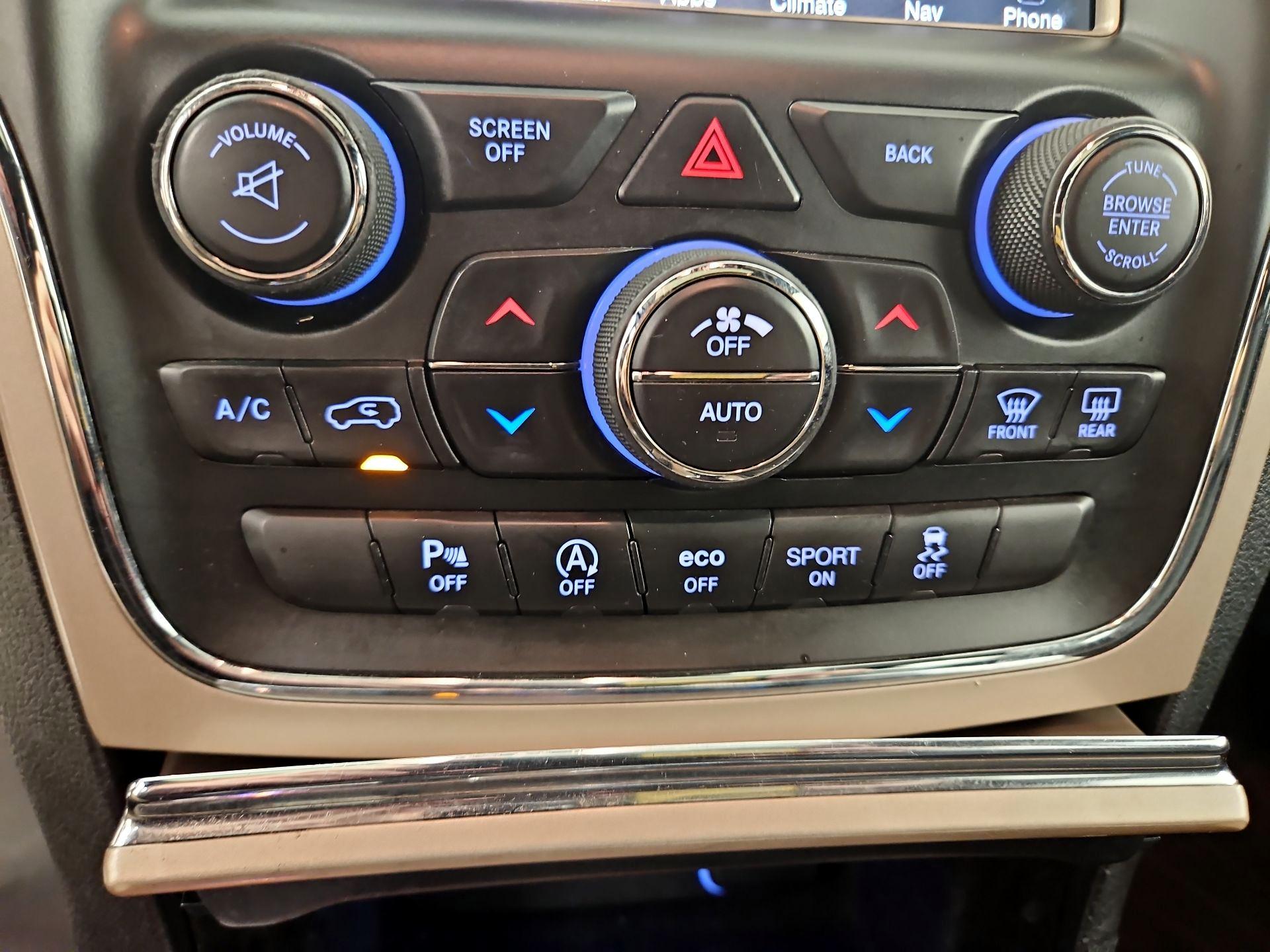 Thumbnail: 2017 Jeep Grand Cherokee - 17