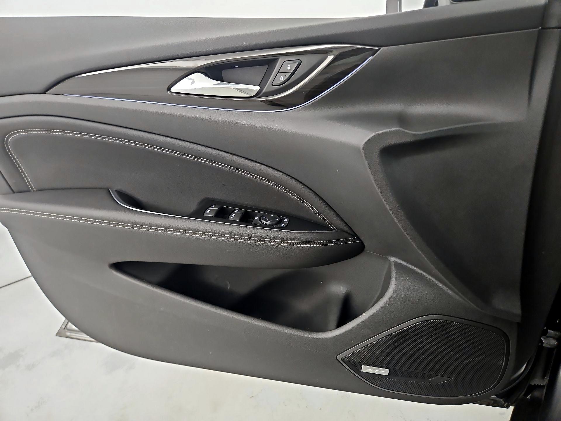 Thumbnail: 2018 Buick Regal - 12