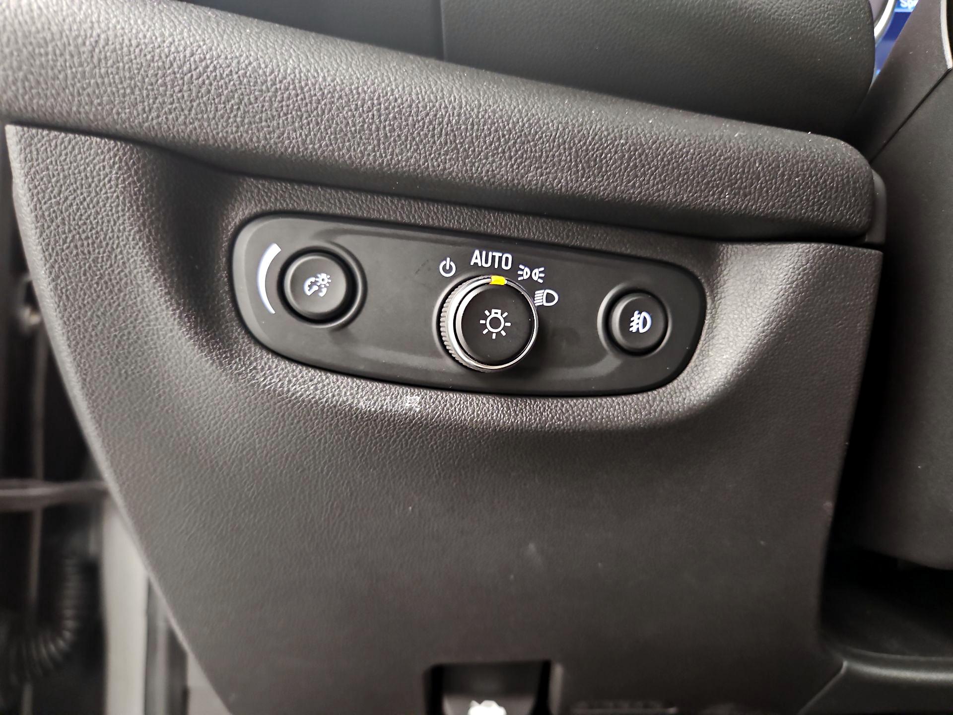 Thumbnail: 2018 Buick Regal - 13