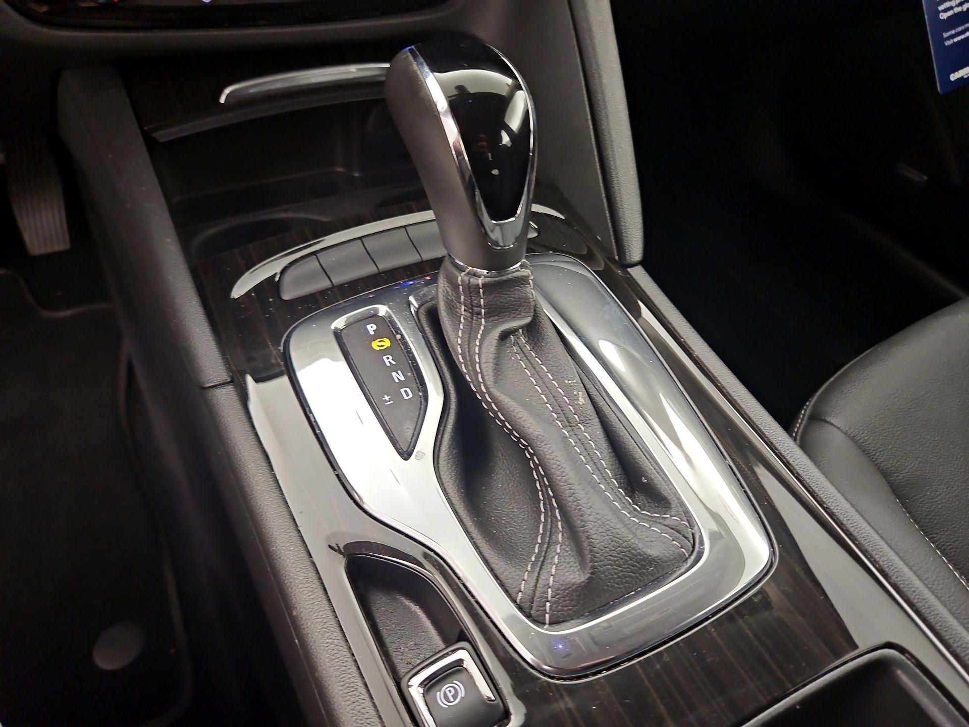 Thumbnail: 2018 Buick Regal - 18