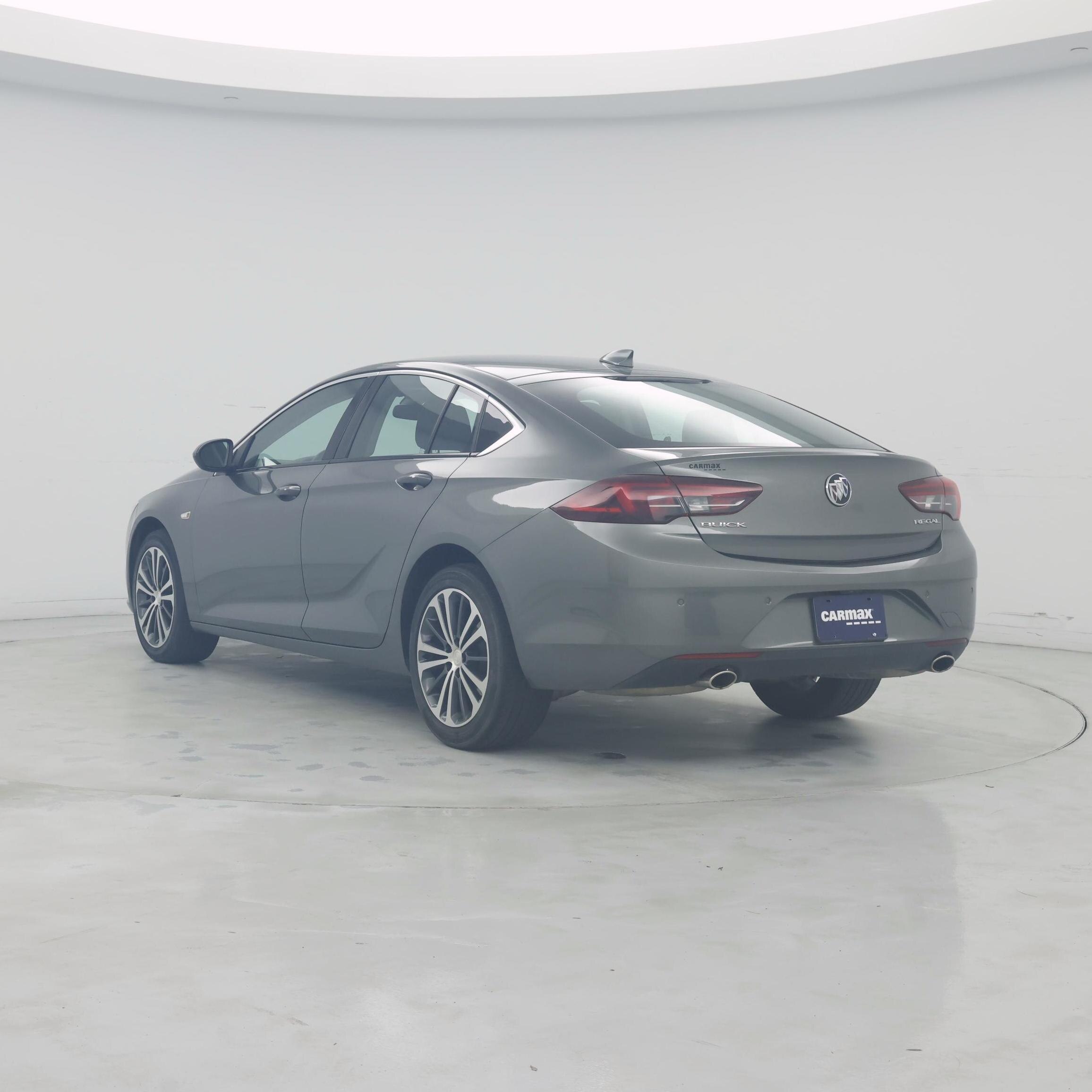 Thumbnail: 2018 Buick Regal - 2