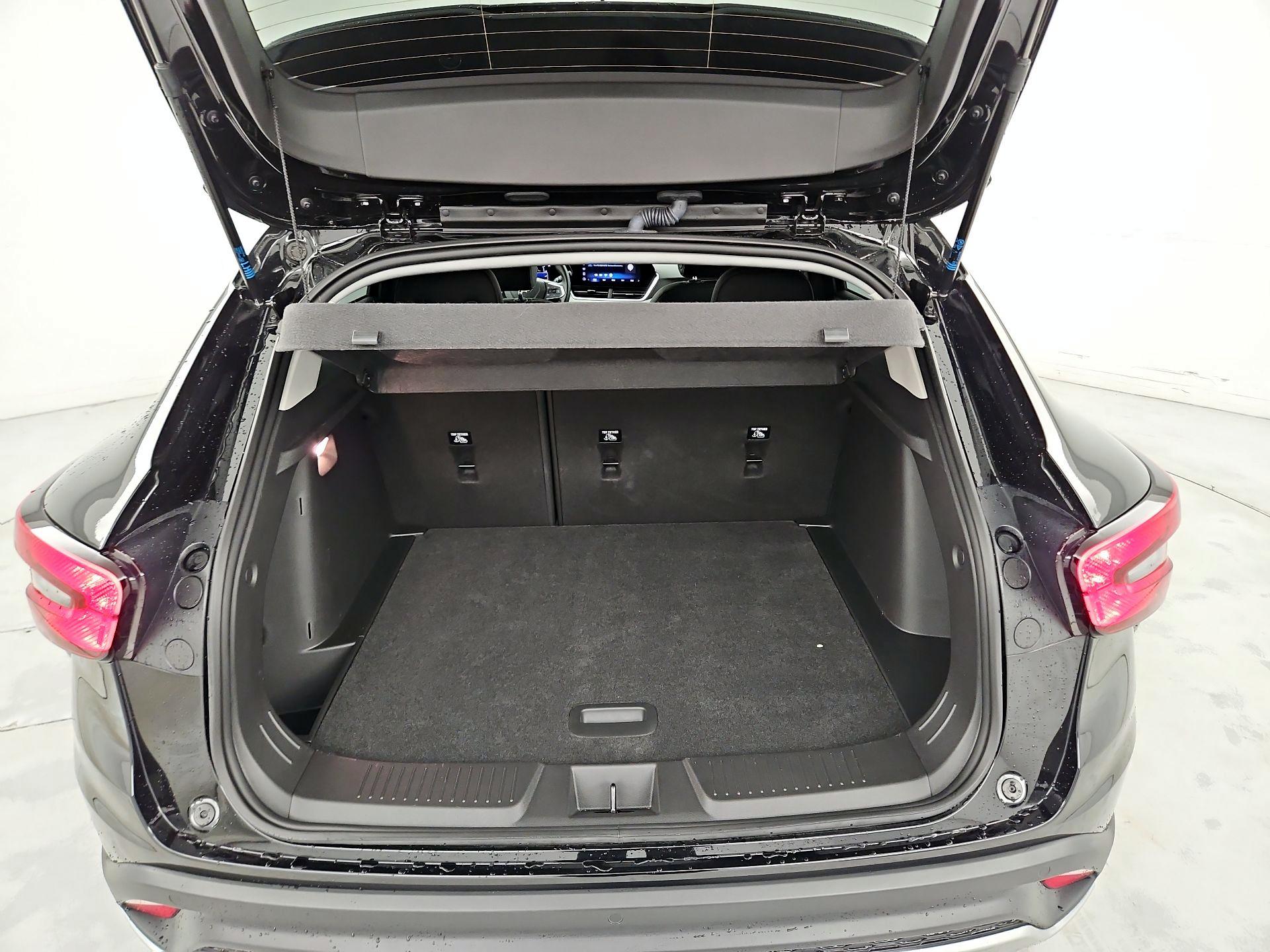 Thumbnail: 2024 Chevrolet Trax - 20