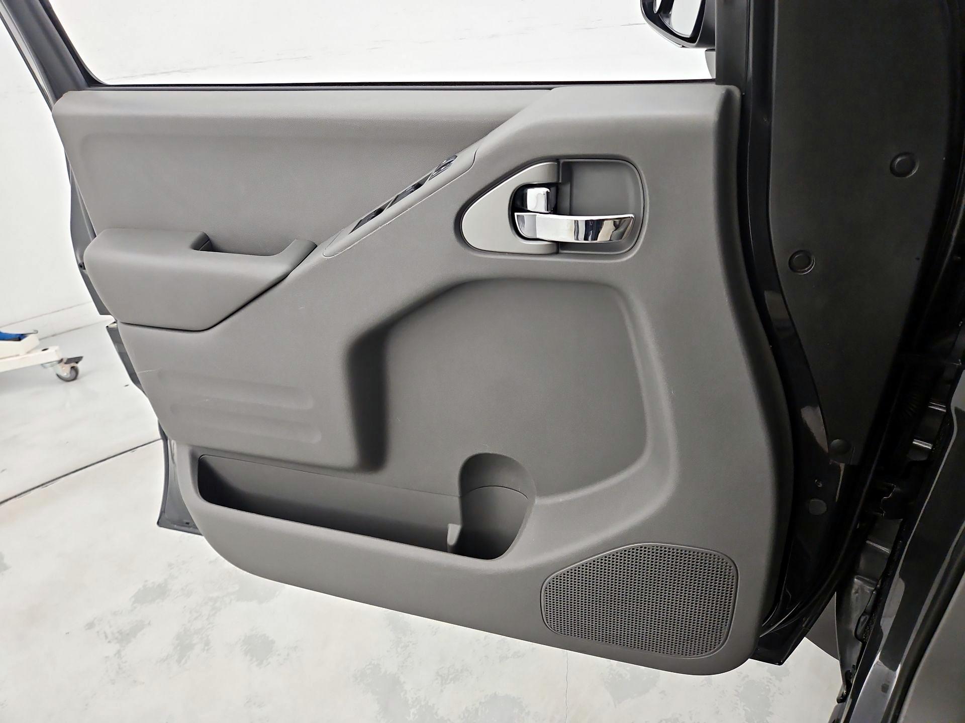 Thumbnail: 2015 Nissan Frontier - 12