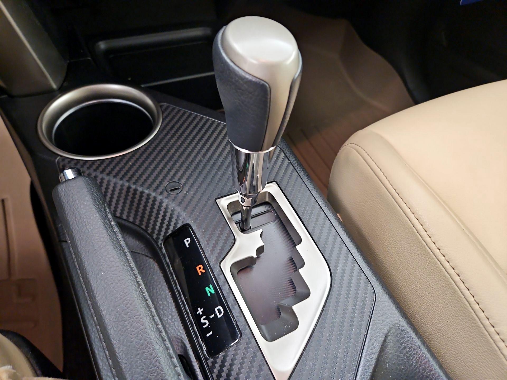 Thumbnail: 2015 Toyota RAV4 - 18