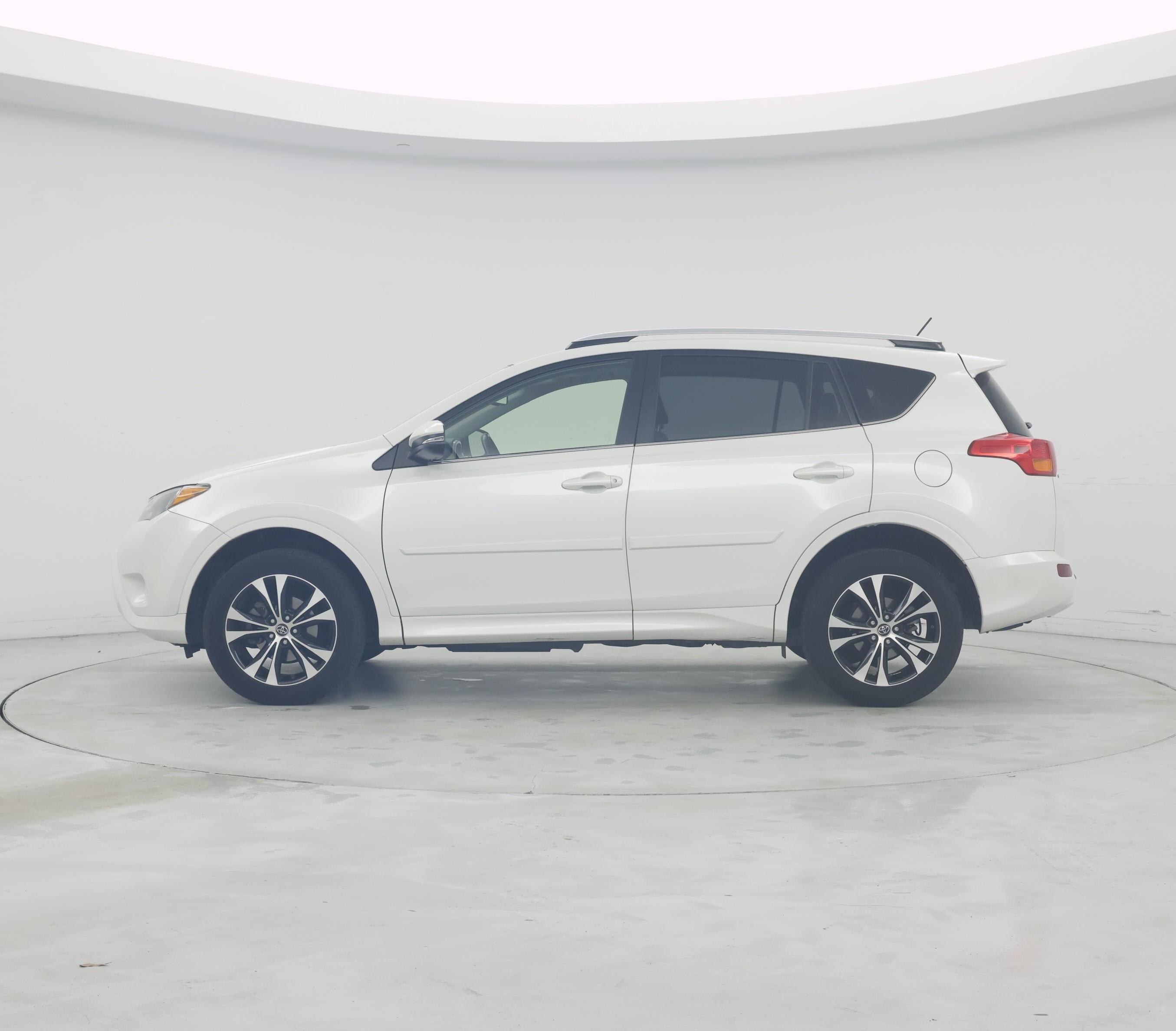 Thumbnail: 2015 Toyota RAV4 - 3