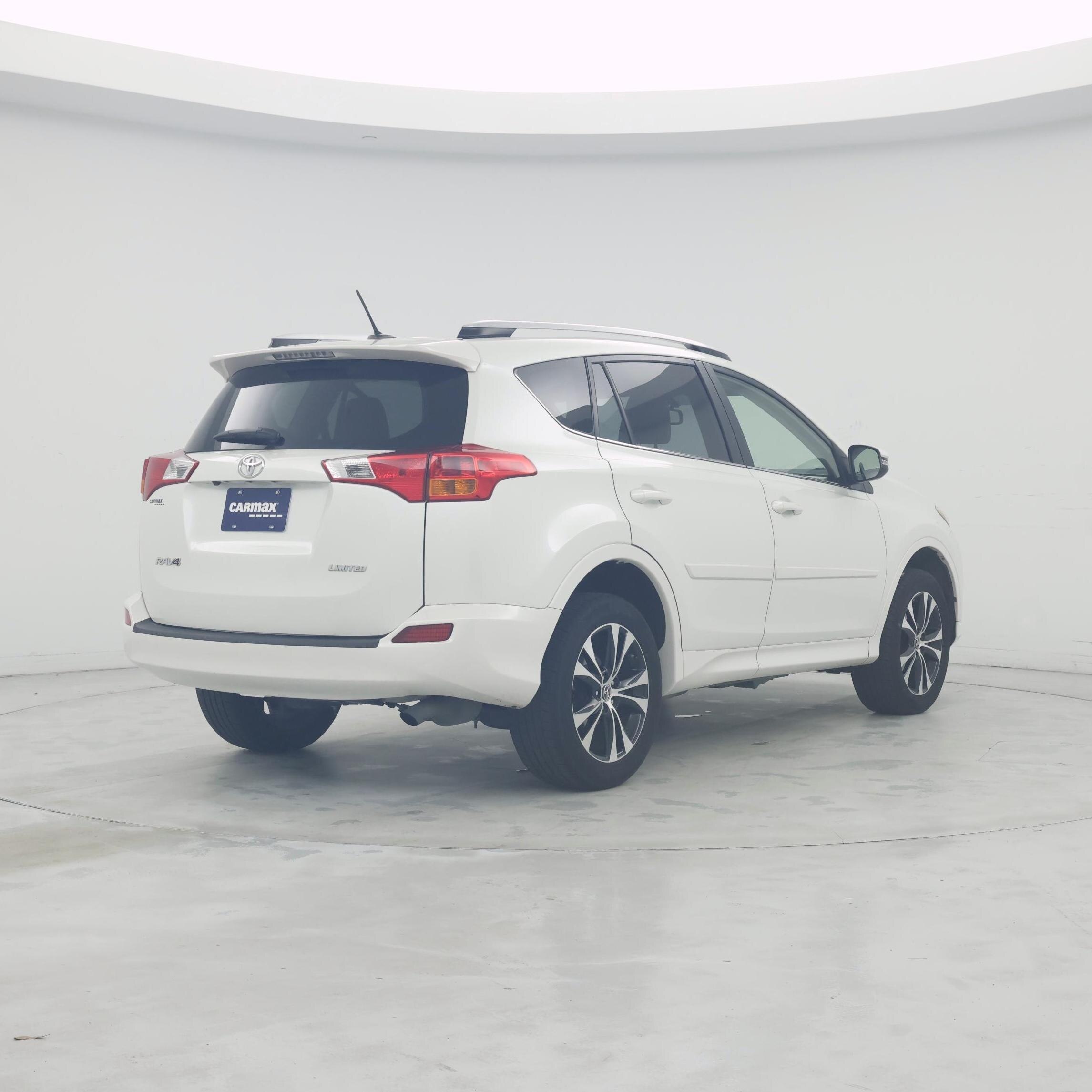 Thumbnail: 2015 Toyota RAV4 - 8