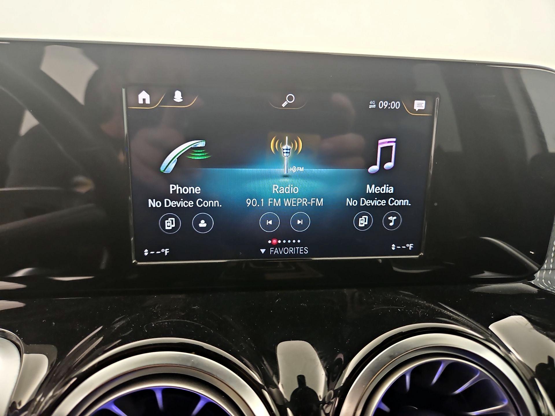 Thumbnail: 2021 Mercedes-Benz GLB - 15