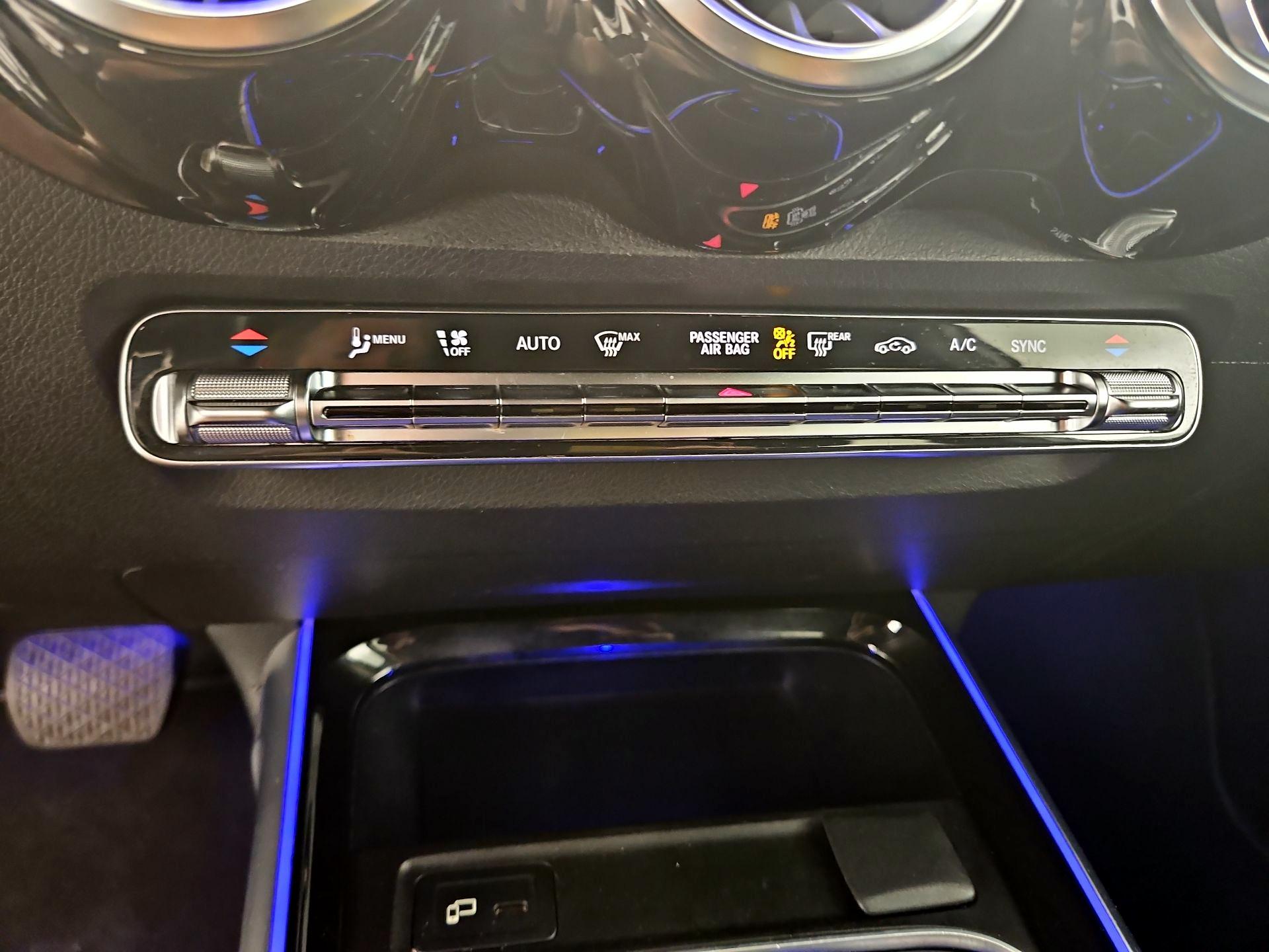 Thumbnail: 2021 Mercedes-Benz GLB - 16