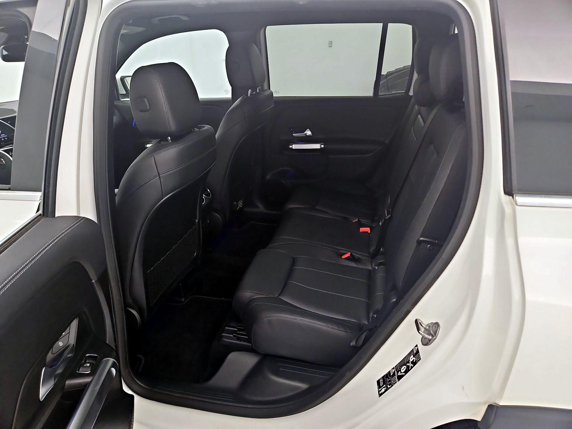 Thumbnail: 2021 Mercedes-Benz GLB - 19