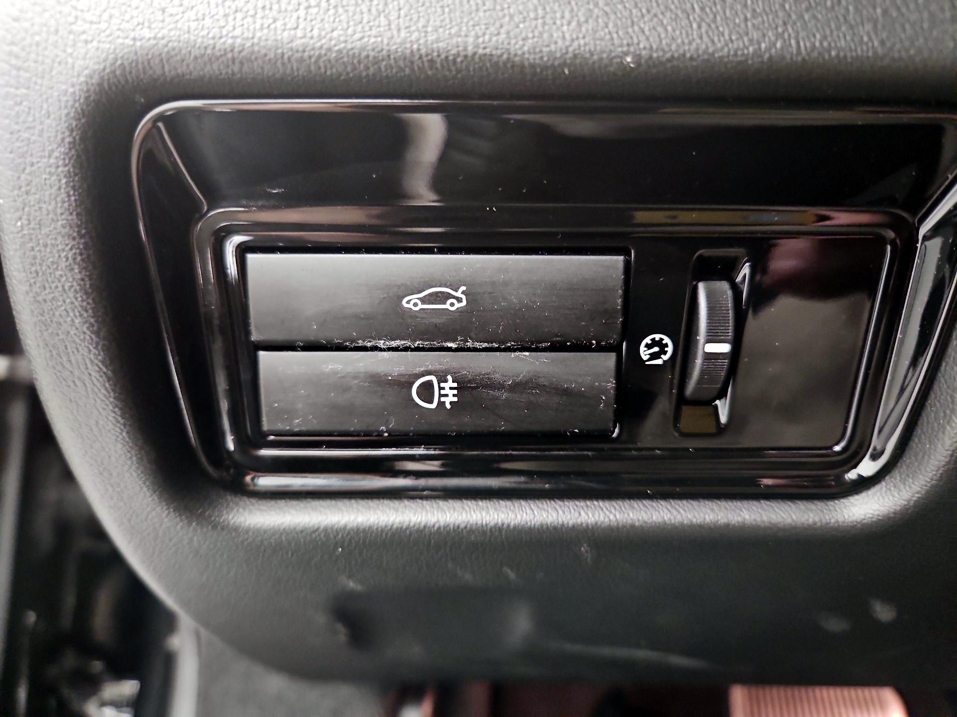 Thumbnail: 2015 Jaguar F-Type - 13