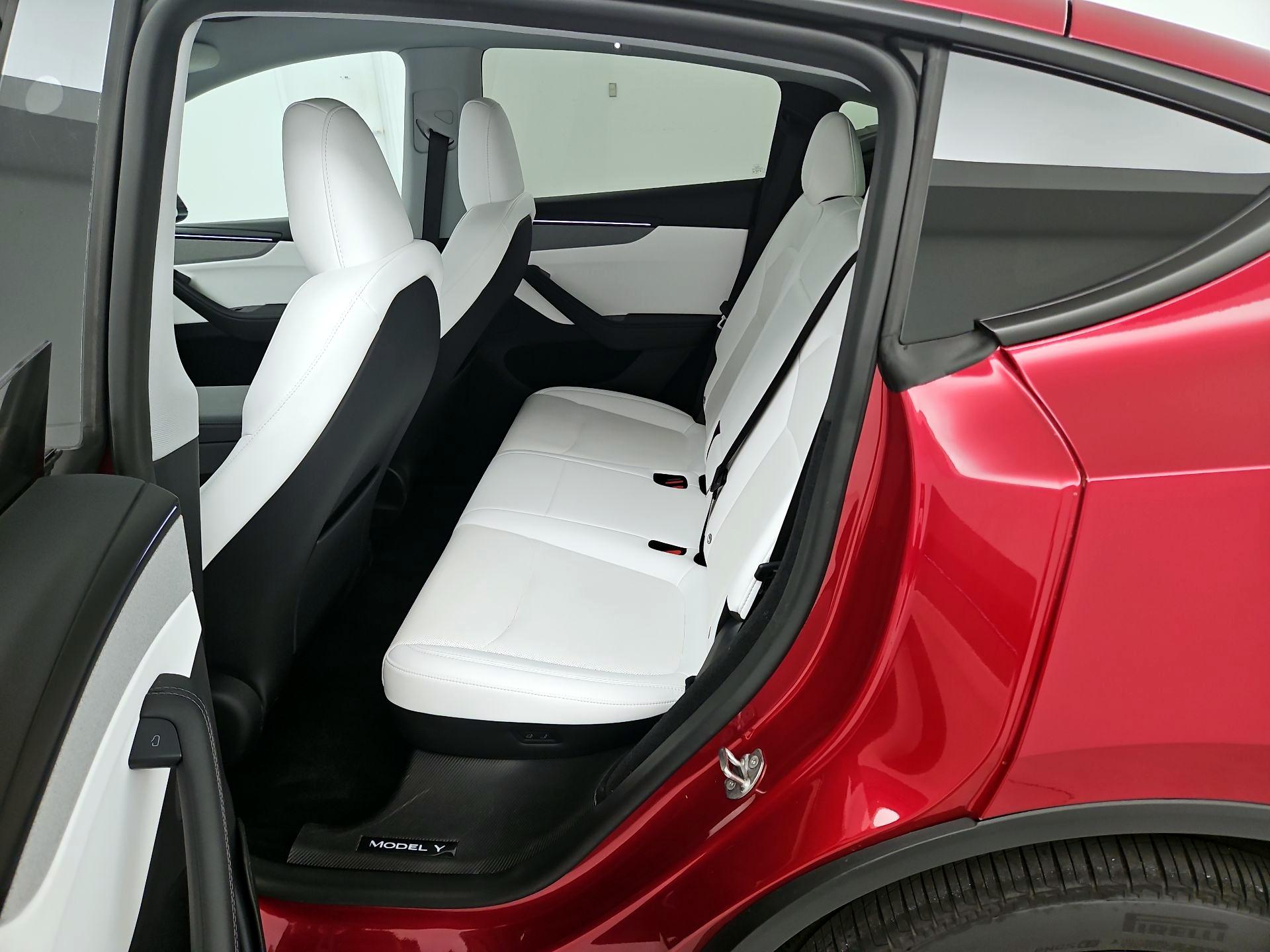 Thumbnail: 2026 Tesla Model Y - 19