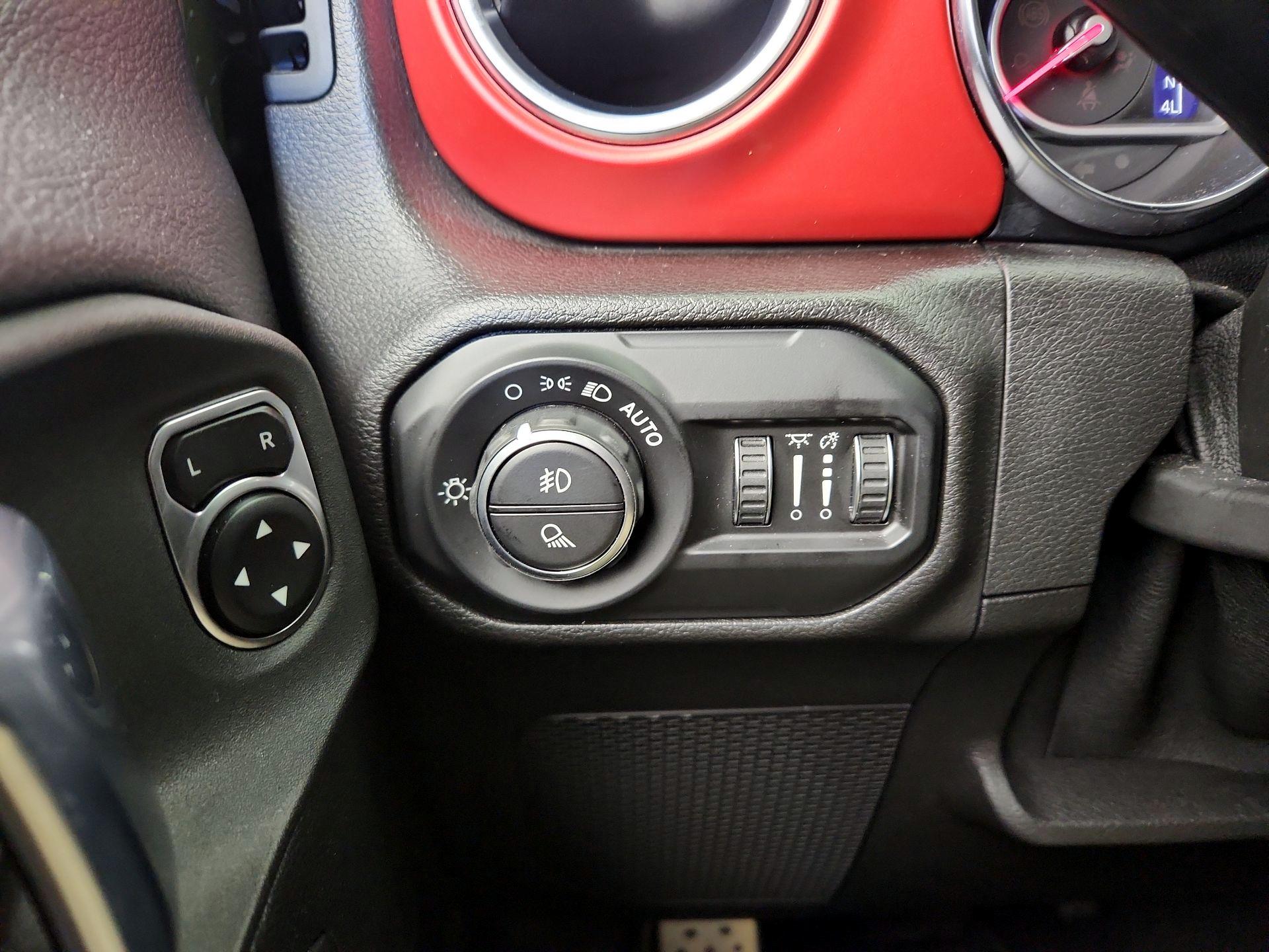 Thumbnail: 2021 Jeep Gladiator - 13