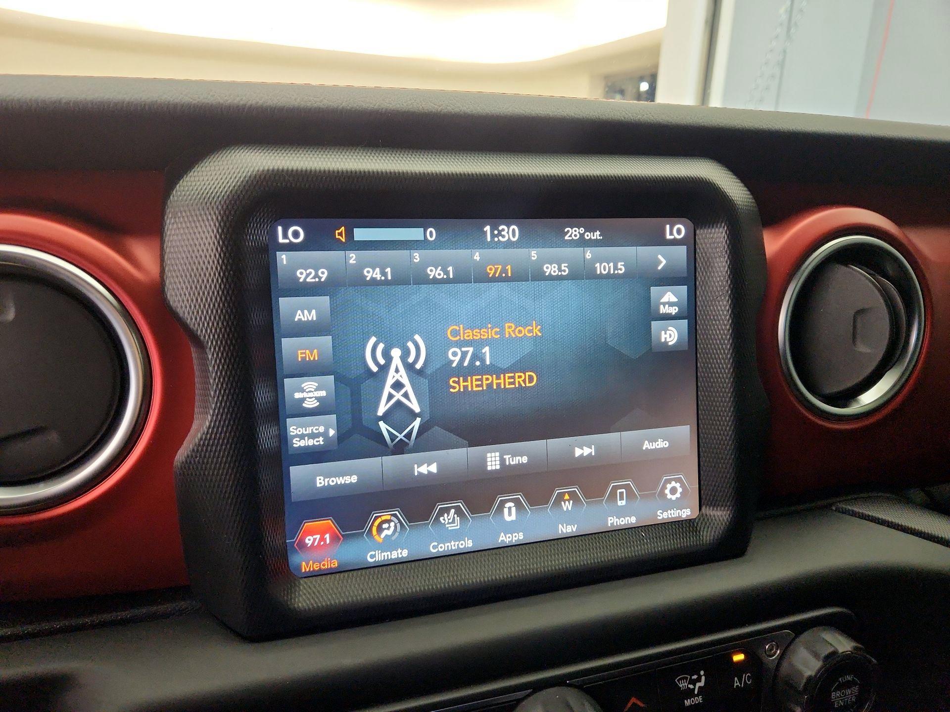 Thumbnail: 2021 Jeep Gladiator - 16