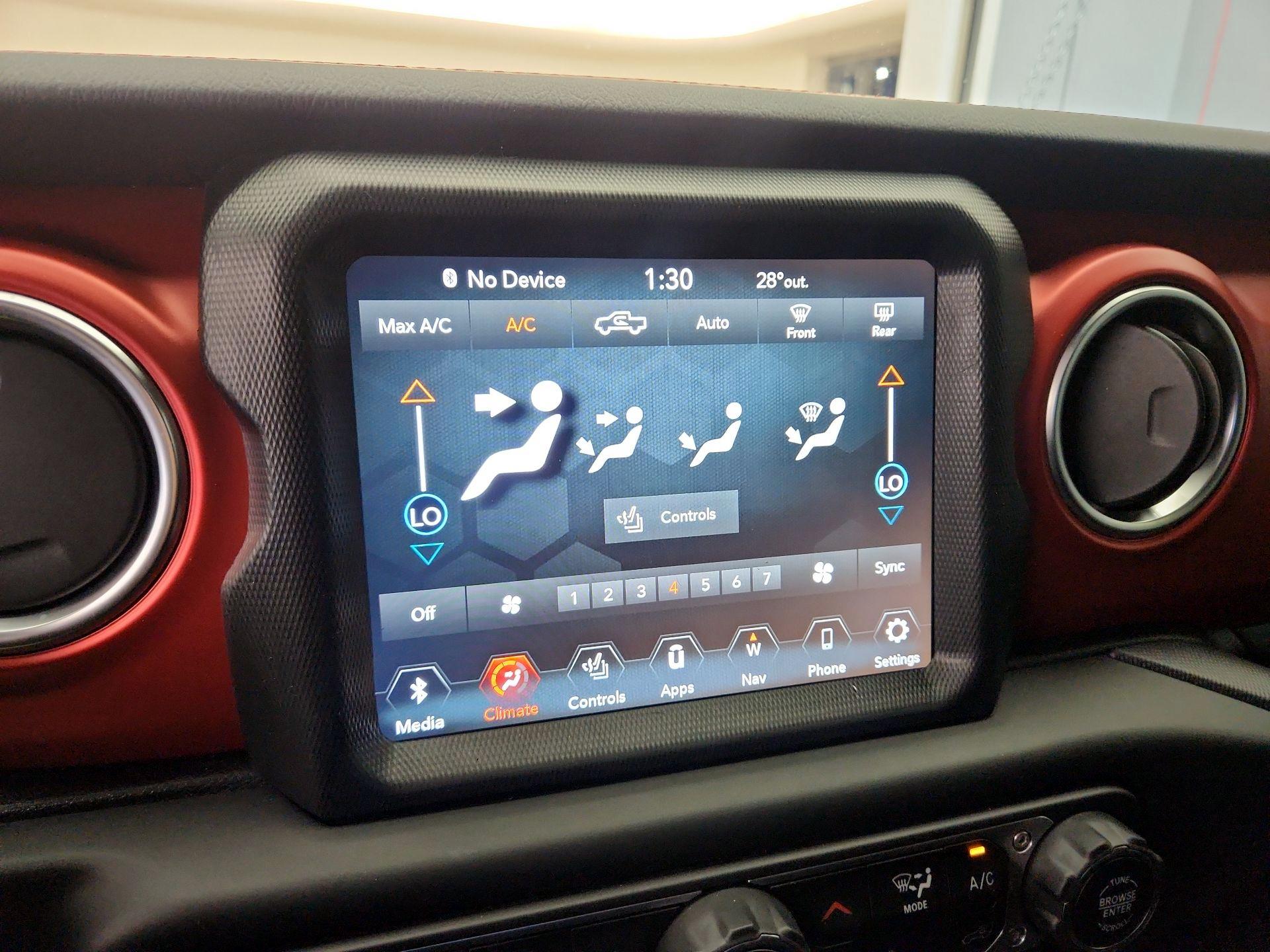 Thumbnail: 2021 Jeep Gladiator - 17