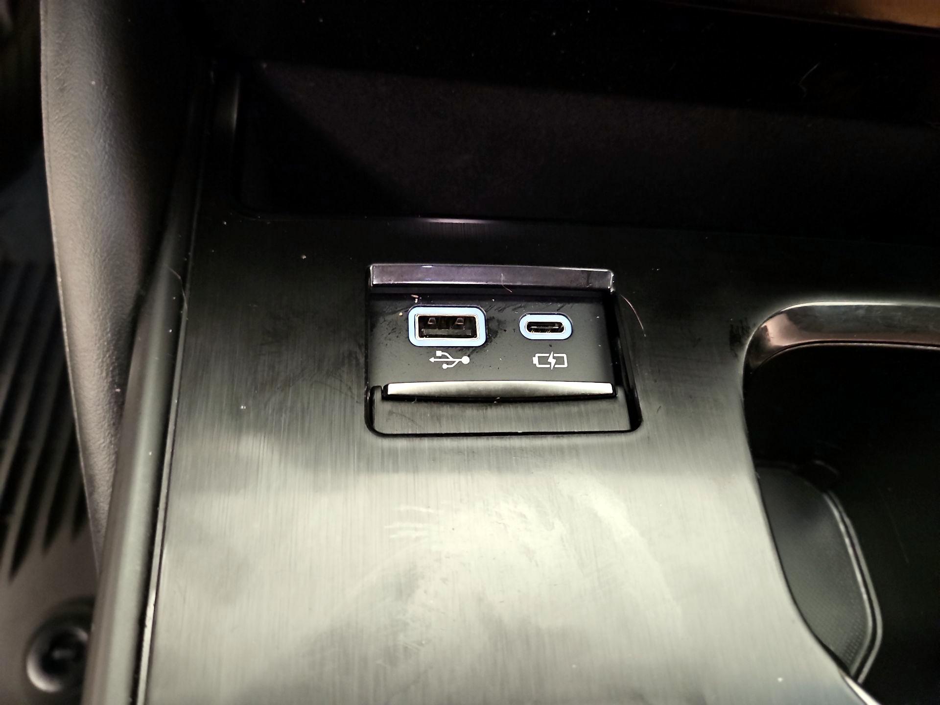 Thumbnail: 2023 Lexus ES - 18