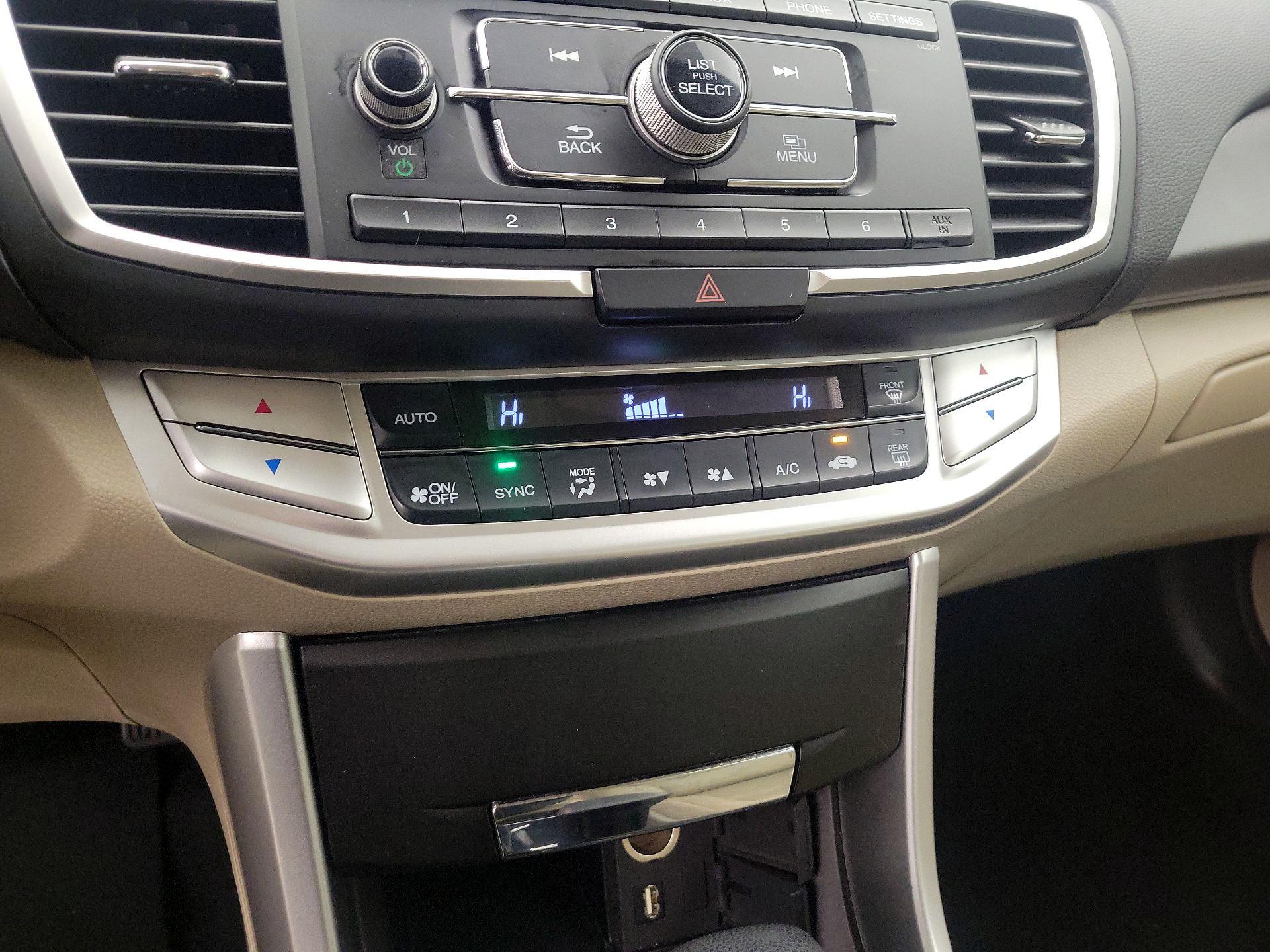 Thumbnail: 2015 Honda Accord - 16