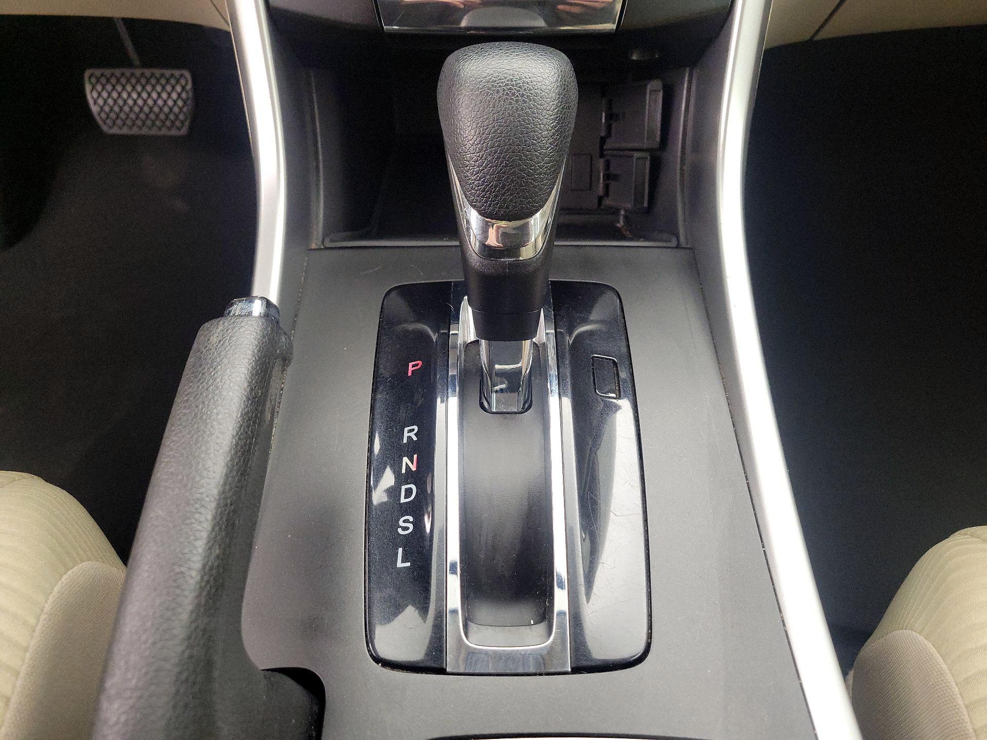 Thumbnail: 2015 Honda Accord - 17