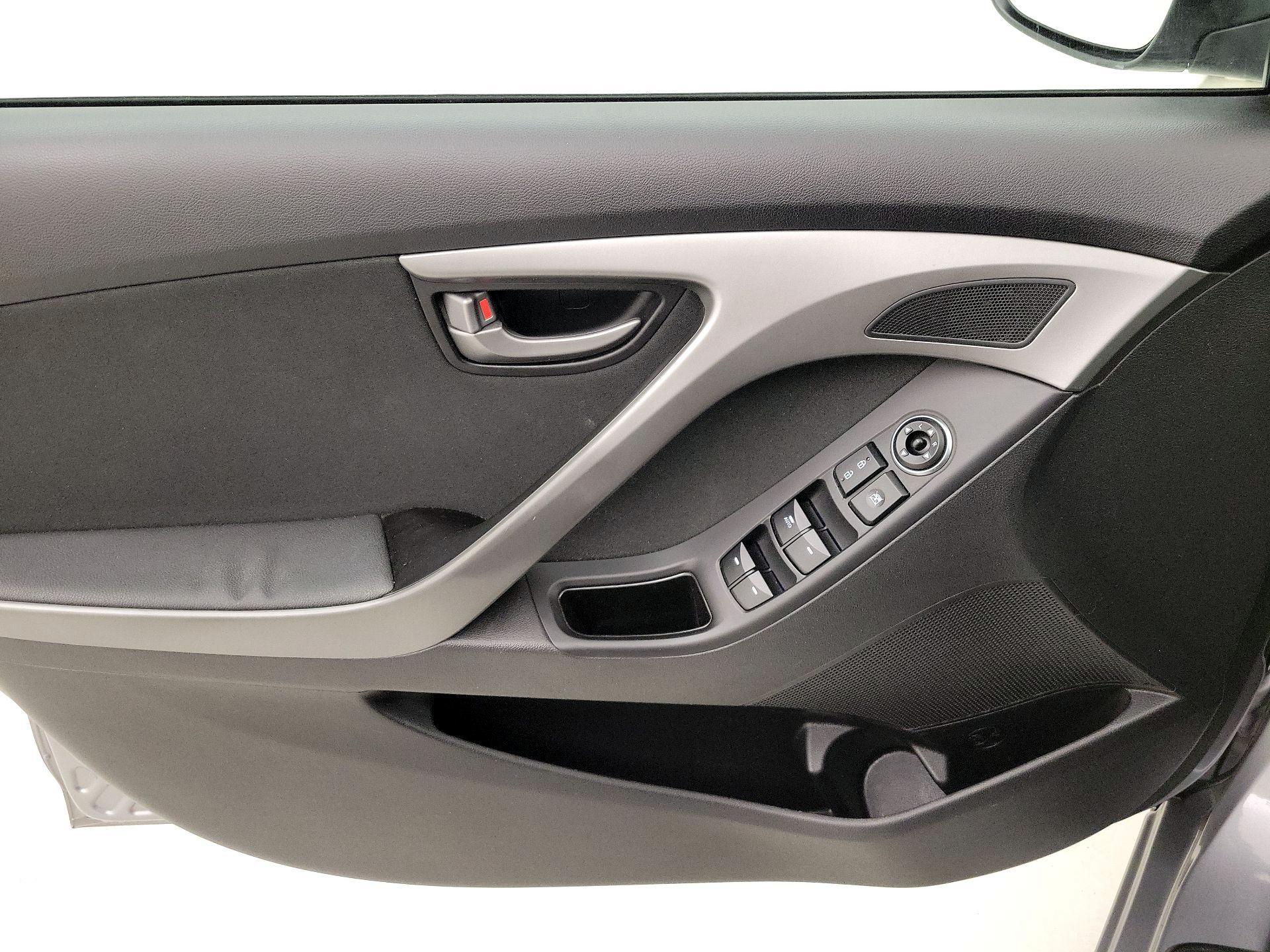 Thumbnail: 2015 Hyundai Elantra - 12