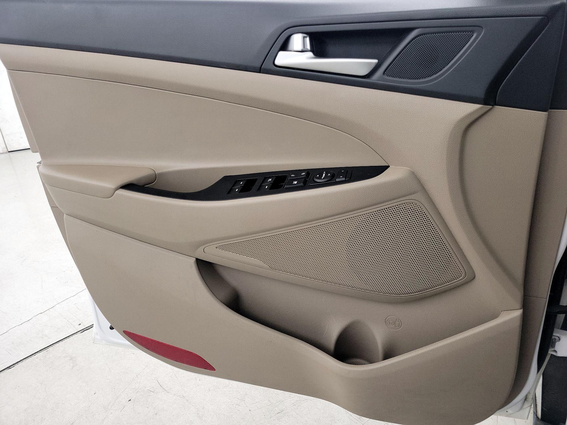 Thumbnail: 2019 Hyundai Tucson - 12