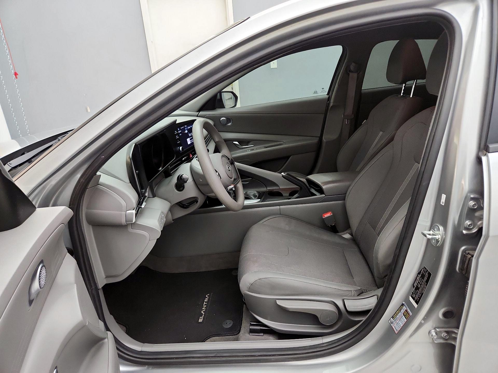 Thumbnail: 2023 Hyundai Elantra - 11