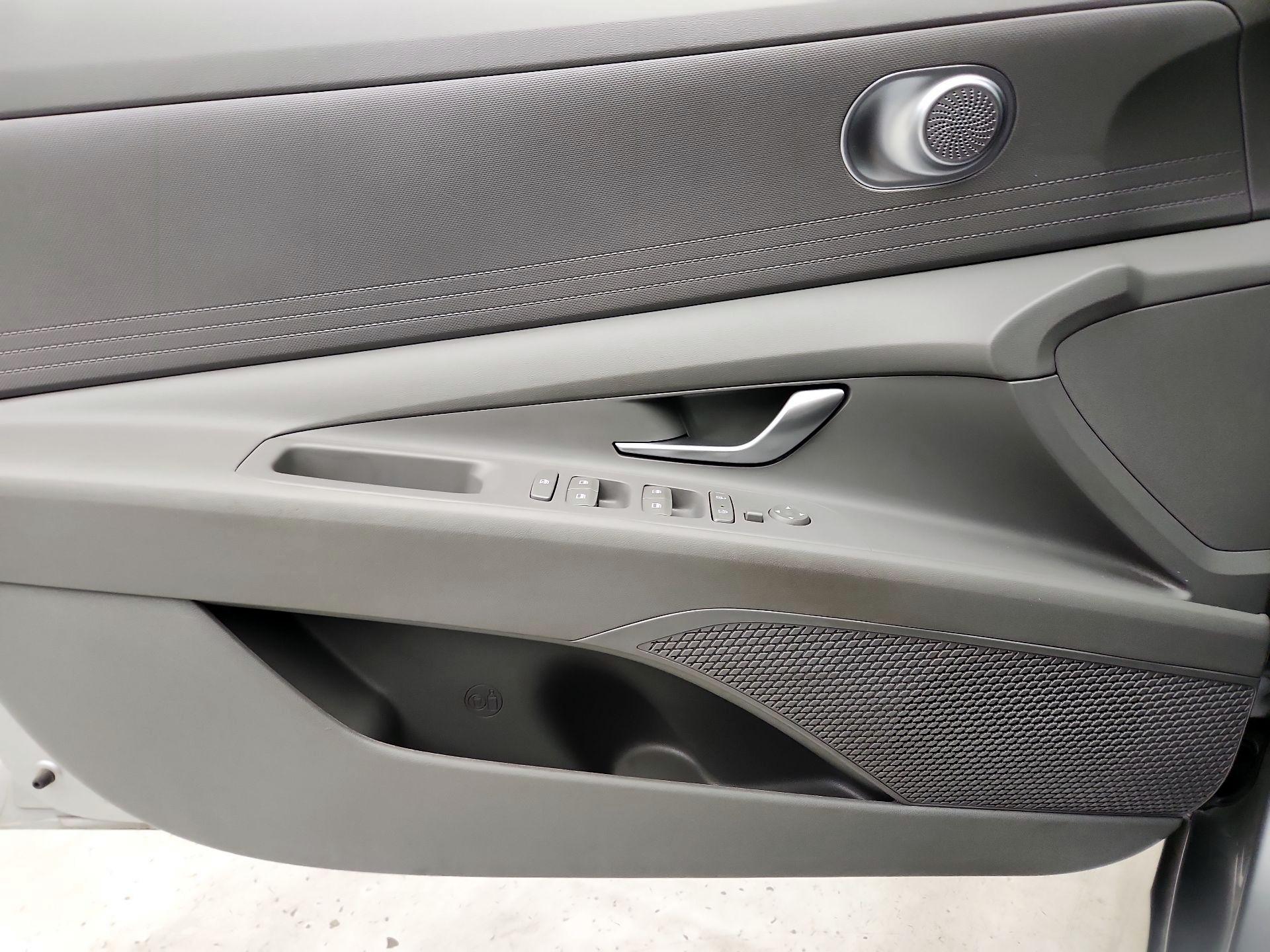 Thumbnail: 2023 Hyundai Elantra - 12