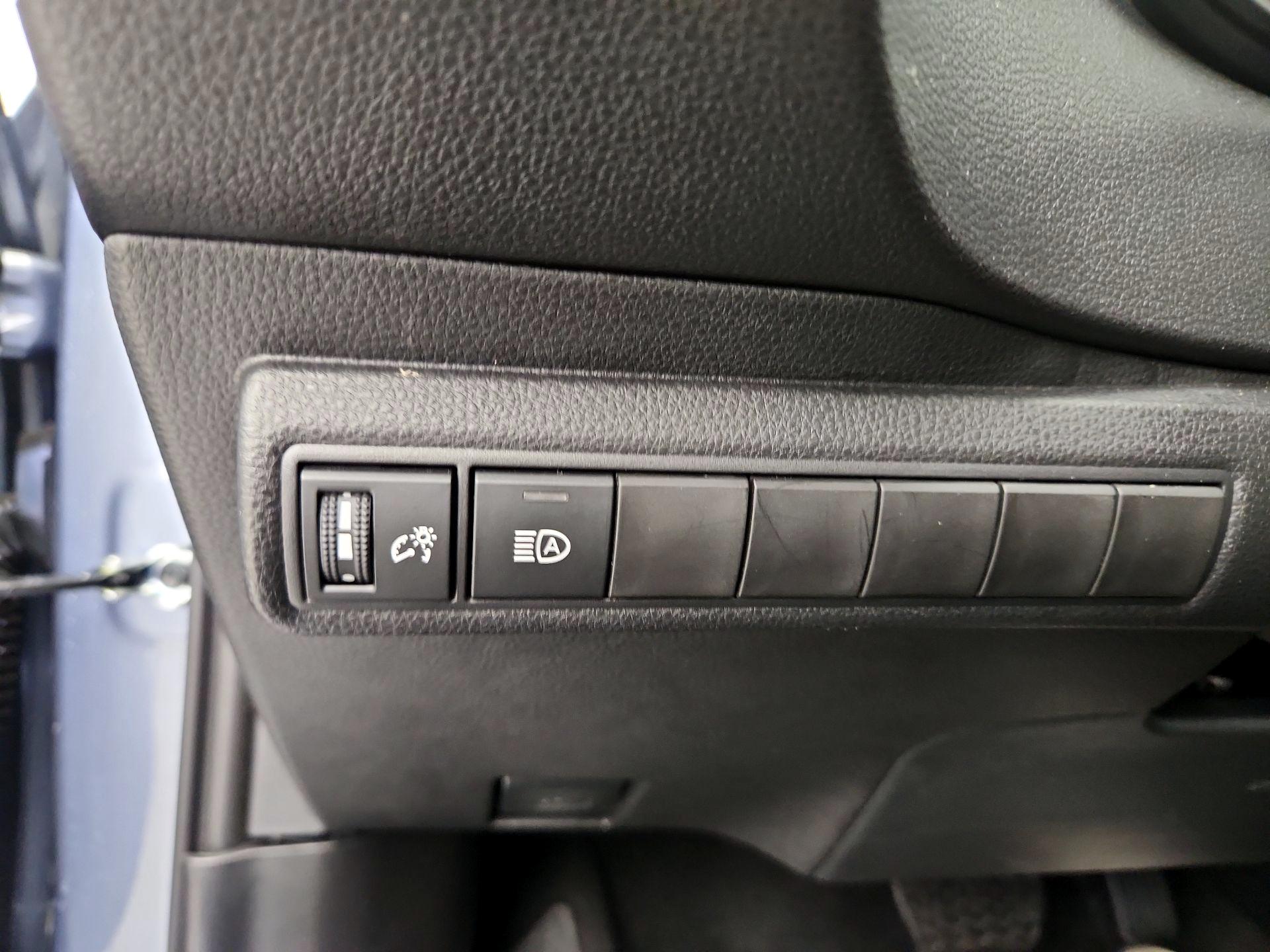 Thumbnail: 2025 Toyota Corolla - 13